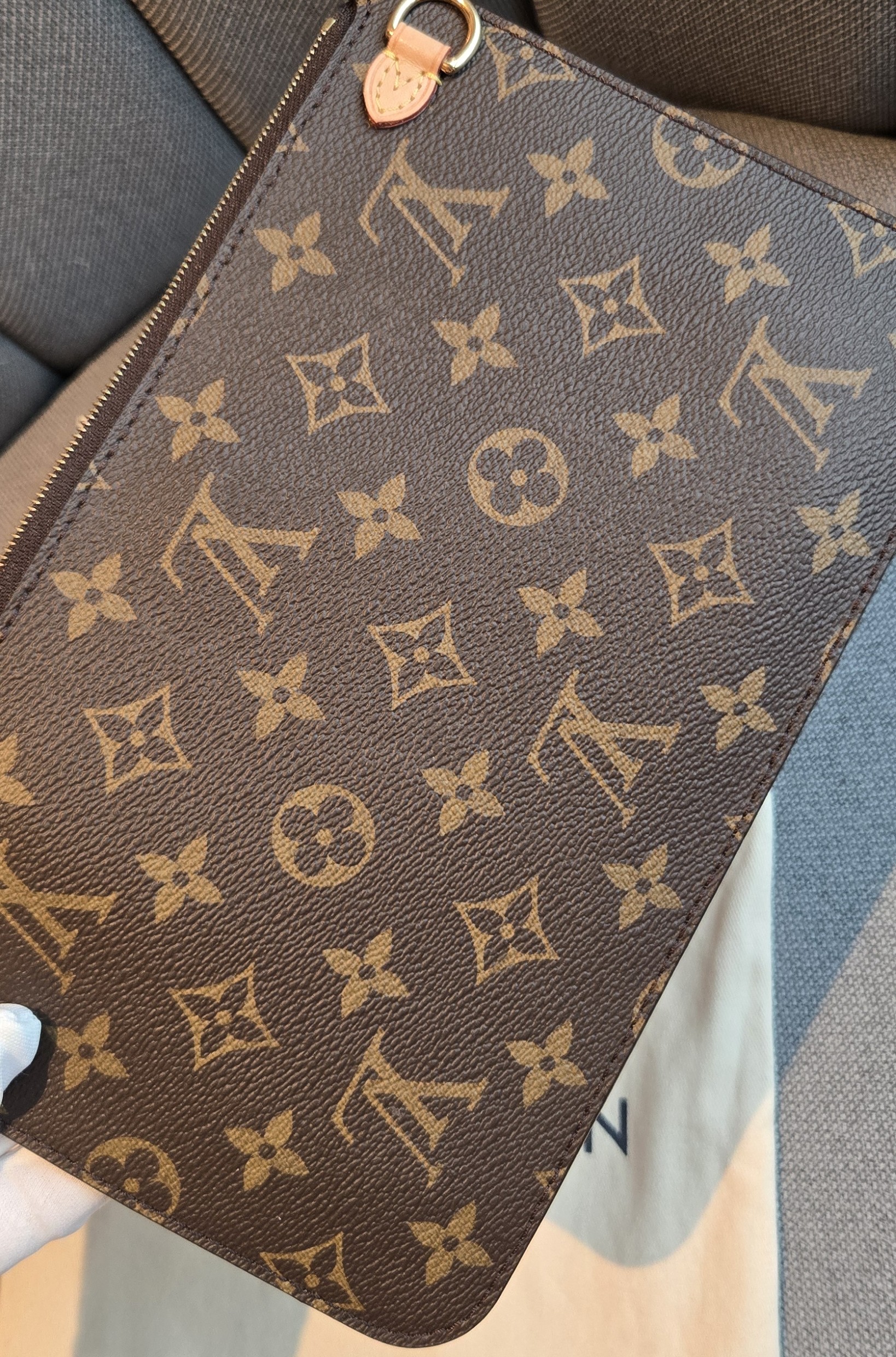 LOUIS VUITTON 