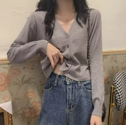 V-neck Buttoned Cardigan