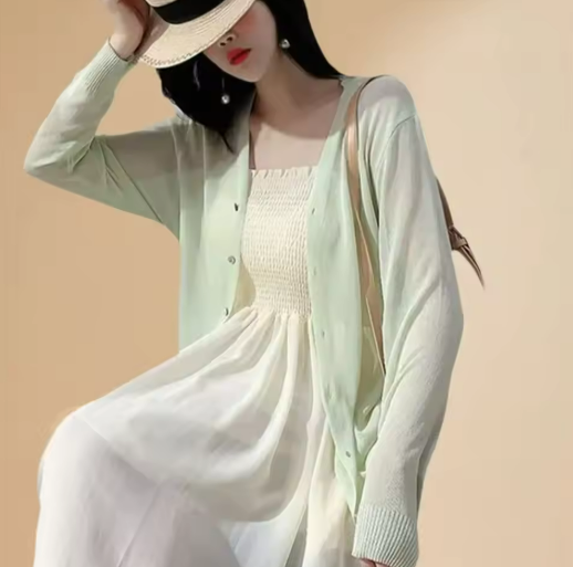 Elegant Light Green Cardigan