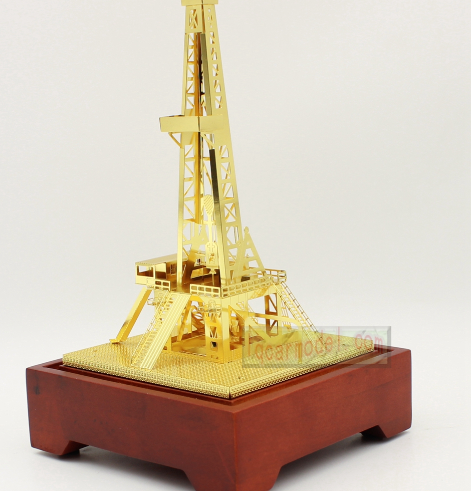 NEW Oilfield Oil Well Derrick Drill Rig Gold color Model Commemorative Edition 