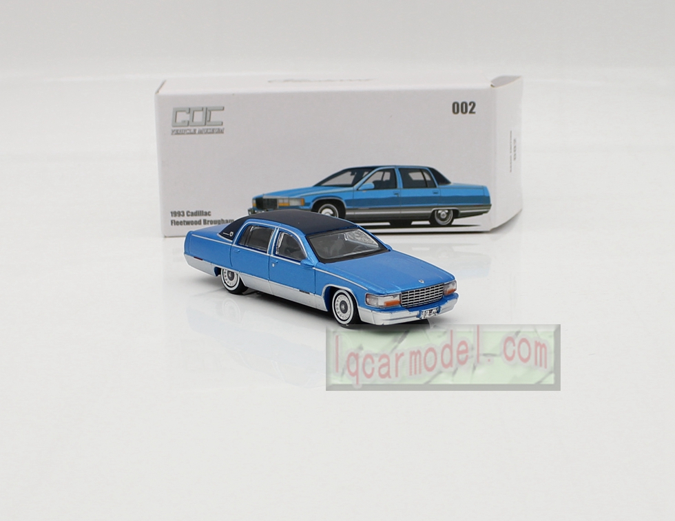 1/64 GOC 1993 Cadillac Fleetwood Brougham Old Car model Blue 