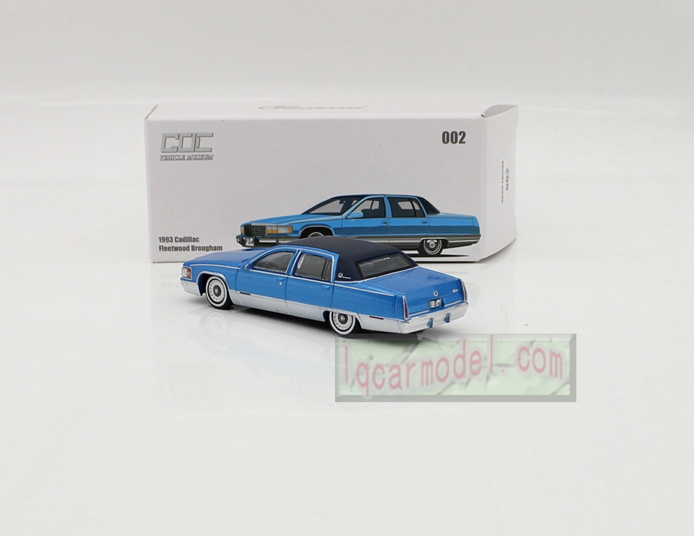 1/64 GOC 1993 Cadillac Fleetwood Brougham Old Car model Blue 