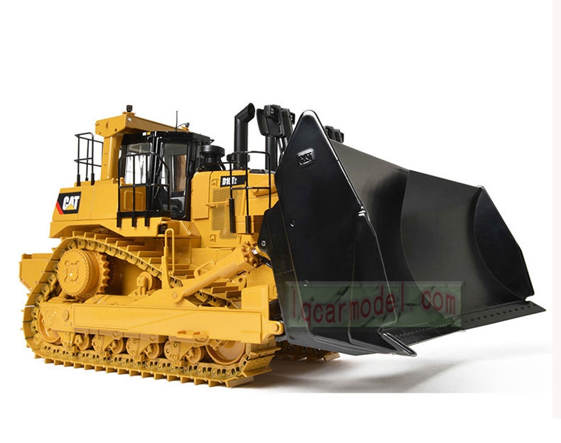 1/24 Scale CCM Caterpillar Cat D10T2 Dozer with Coal Blade New Release 2016 NIB