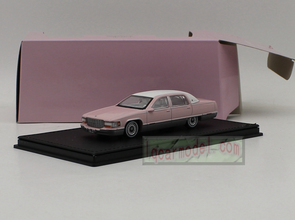 1/64 Scale GOC 1993 Cadillac Fleetwood Car model Diecast Pink color 
