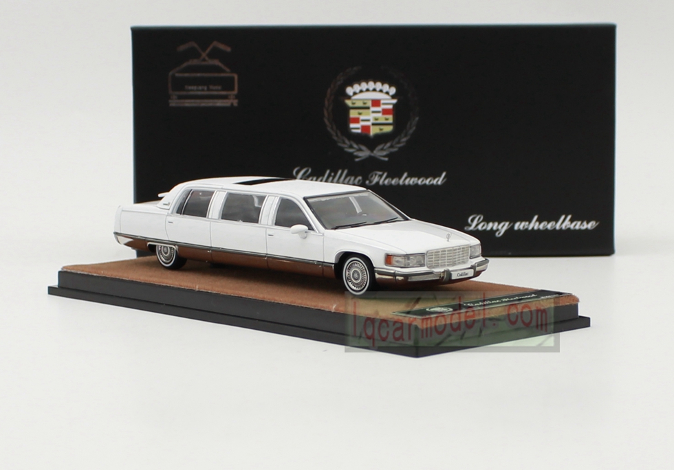 1/64 XG Cadillac Fleetwood Sedan Limousine Classic Model Diecast Metal Car white