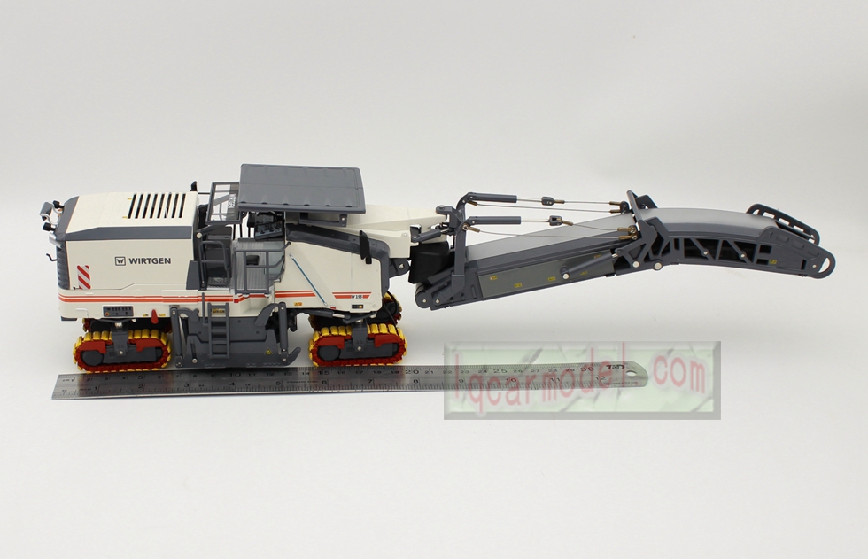 1/35 Scale WIRTGEN W 195 W195 COLD MILLING MACHINE Diecast Model Rare !