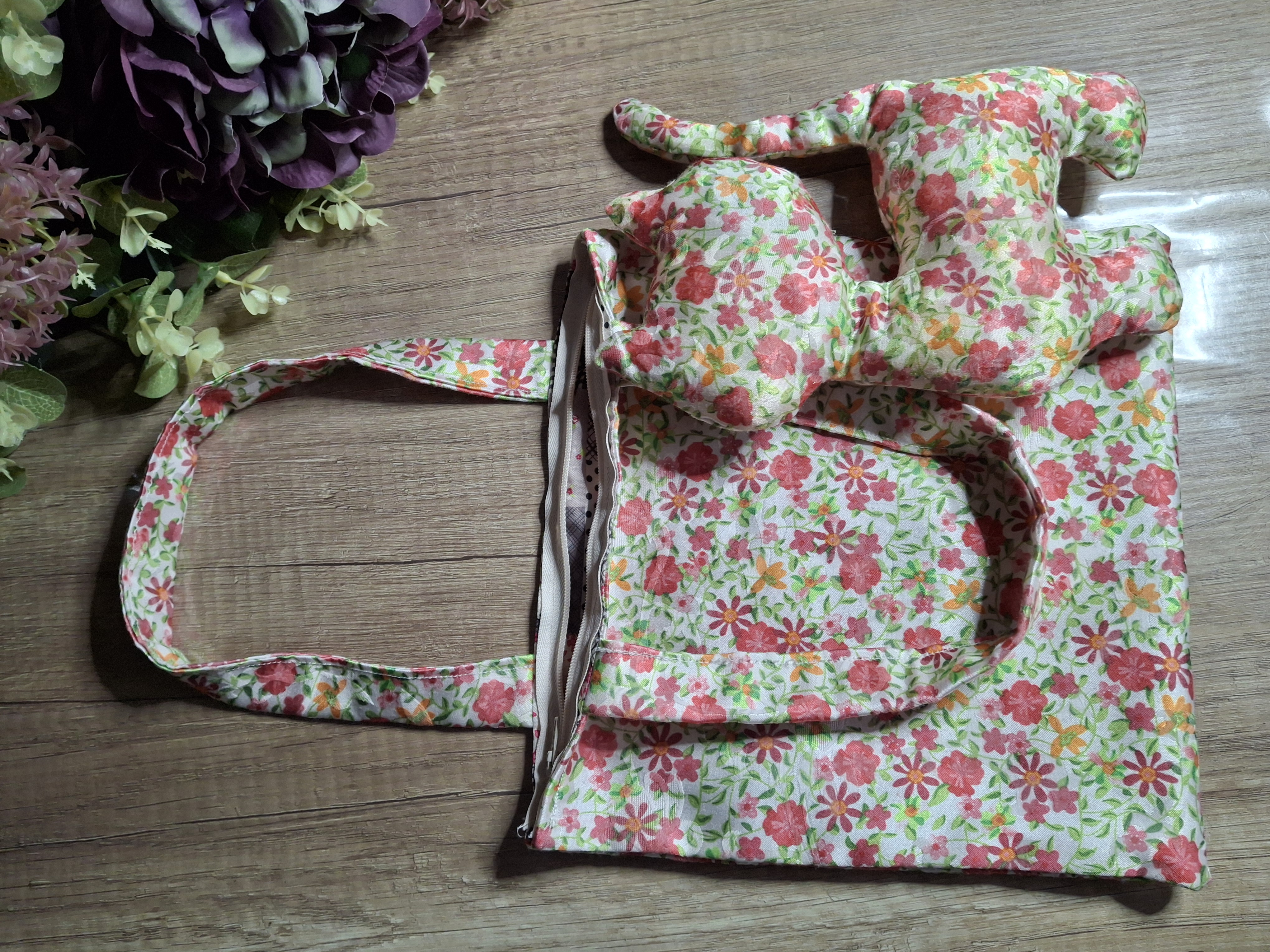 Kit Bolsa e Pelúcia Floral