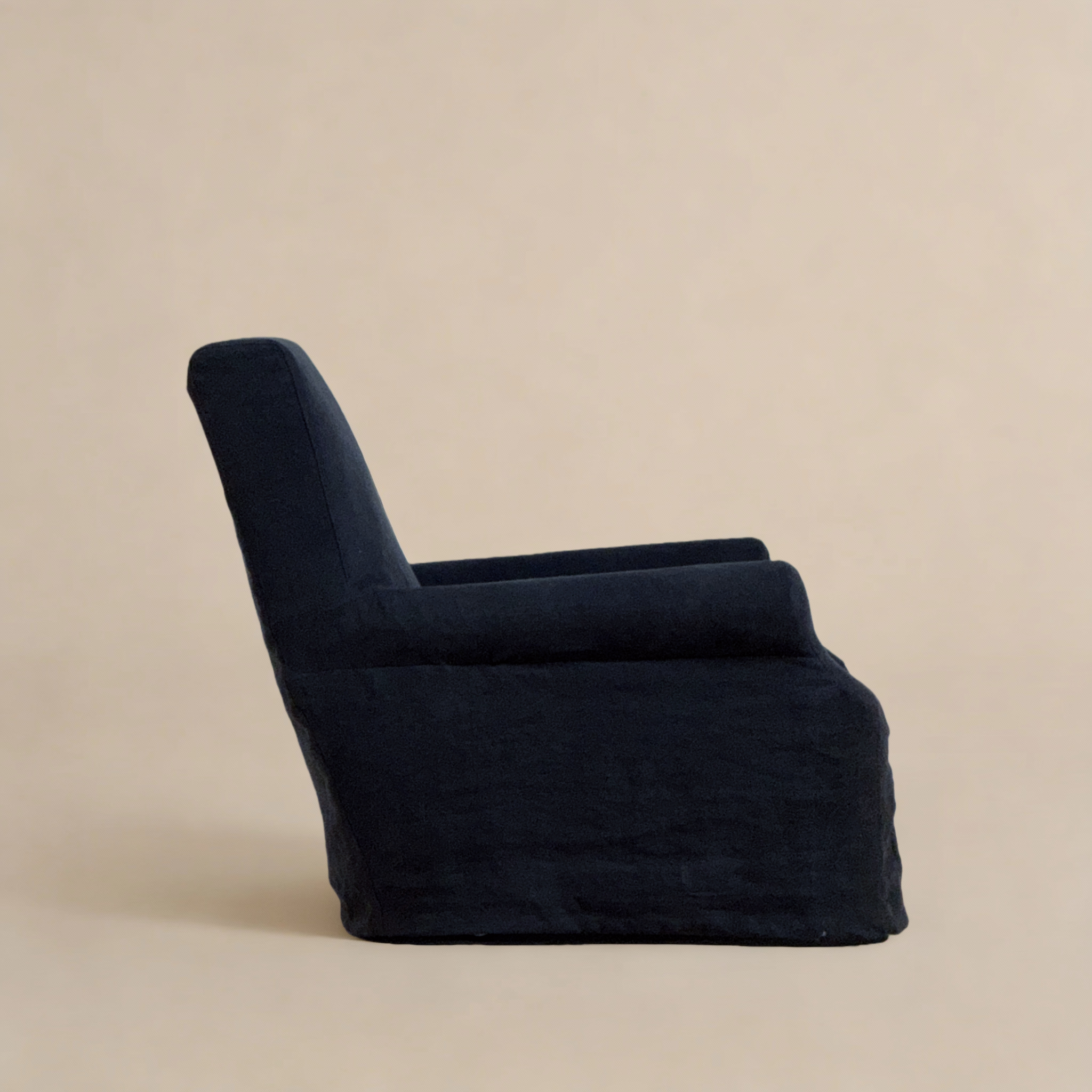 JS091 QUEEN Armchair with Wheels