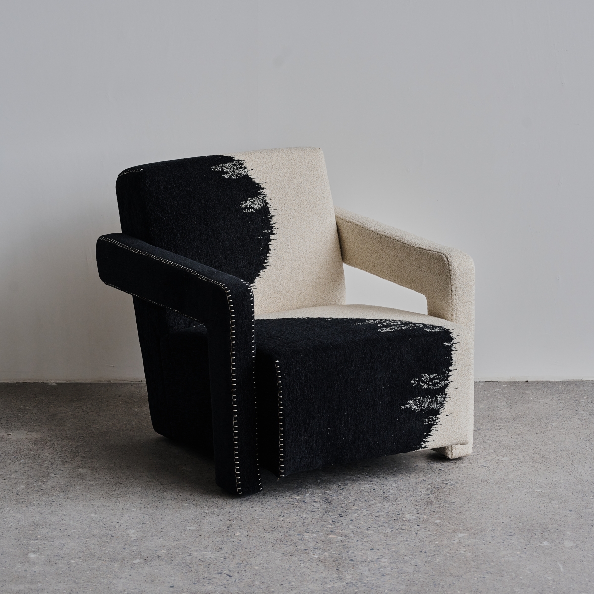 AC027 Armchair