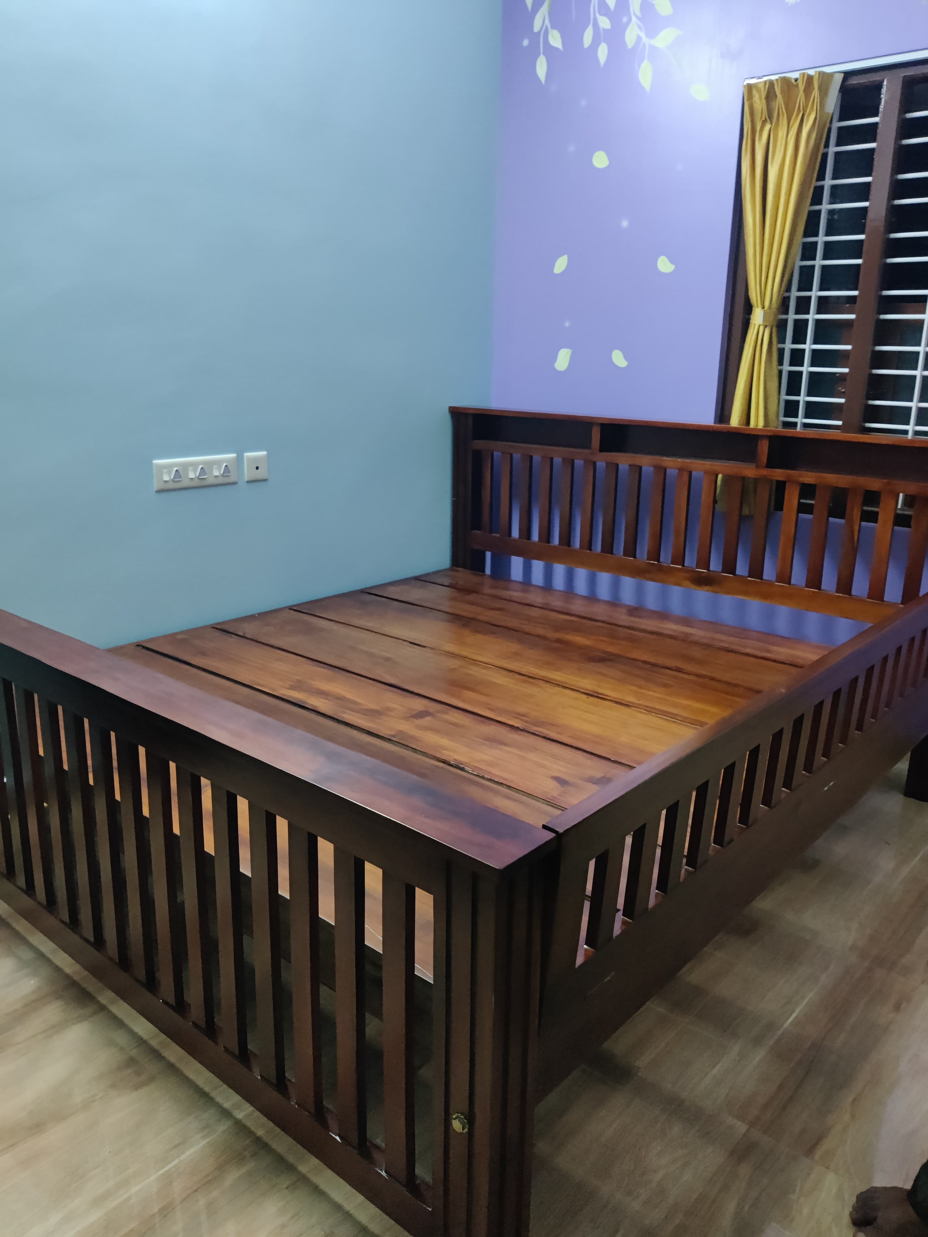 Solid Wood King Size Bed