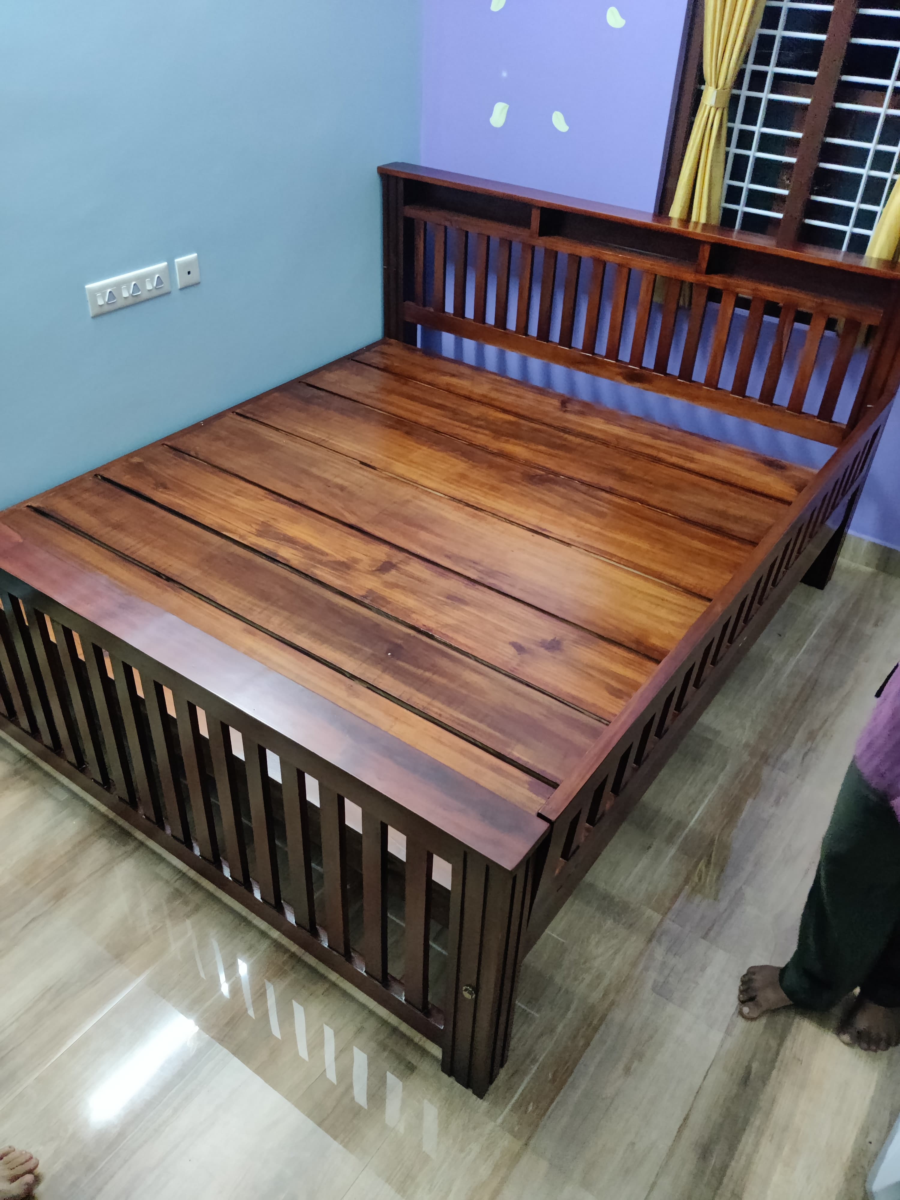 Solid Wood King Size Bed