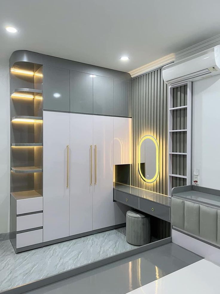 Modern Built-In Wardrobe Set