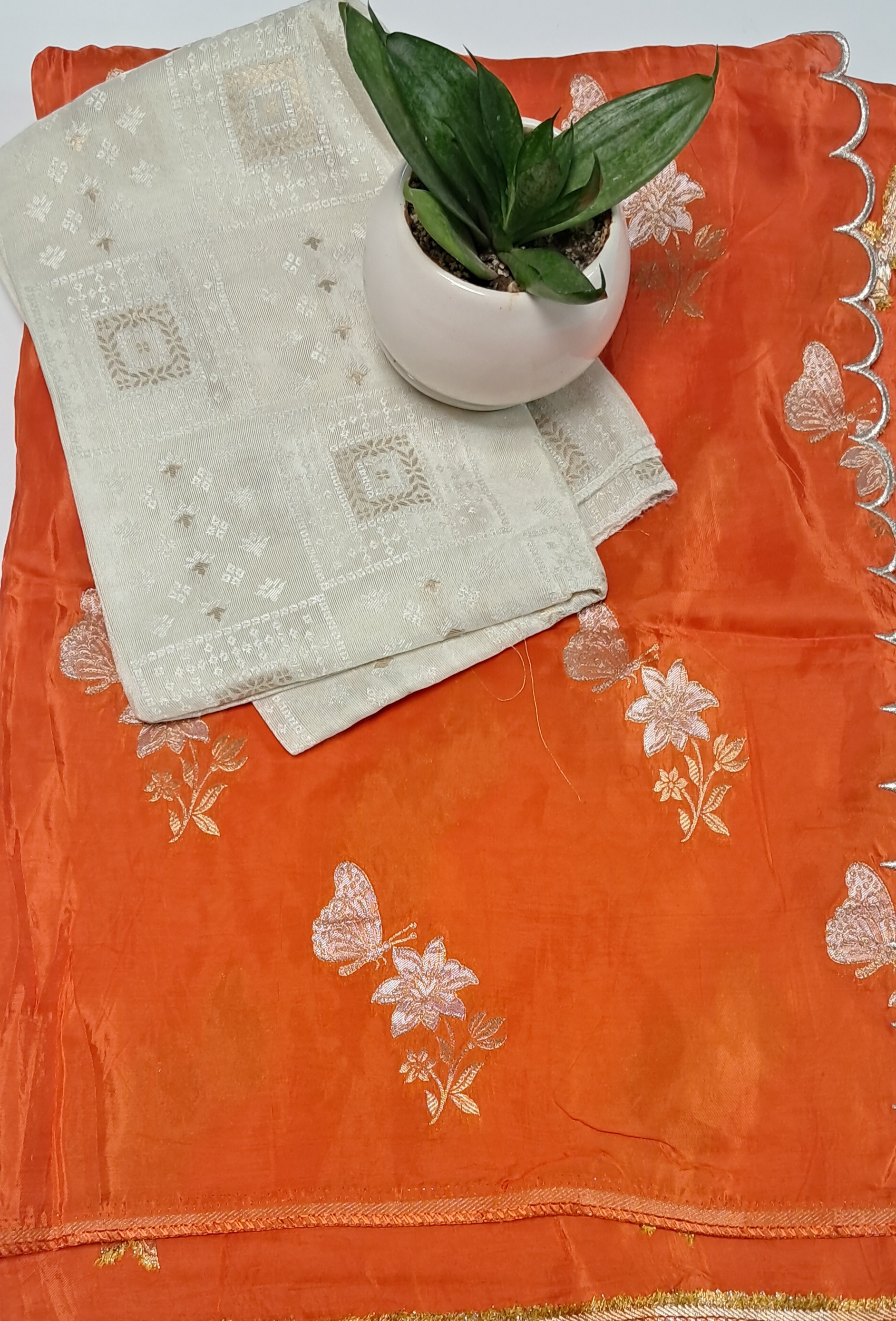 Crepe Dola Silk(Pattu) Saree