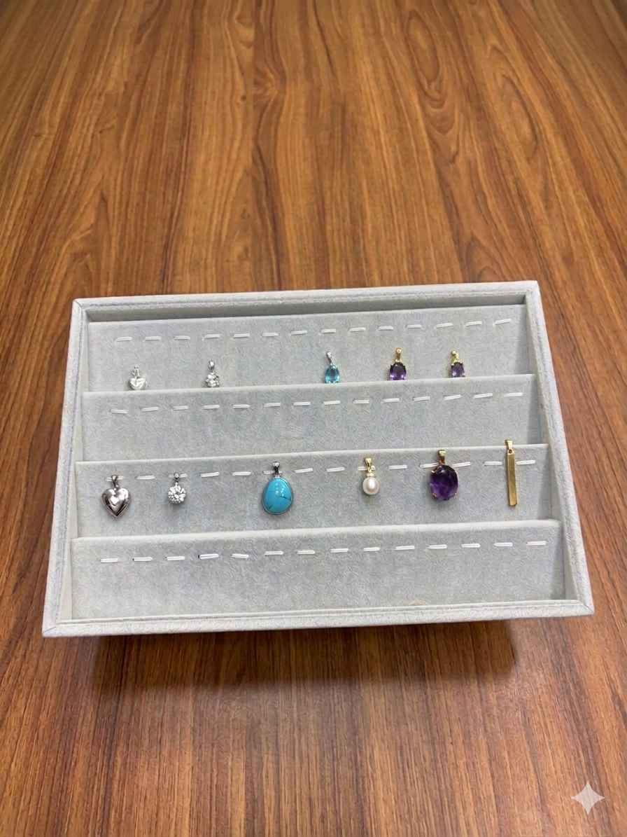 Elegant Pendant Display 