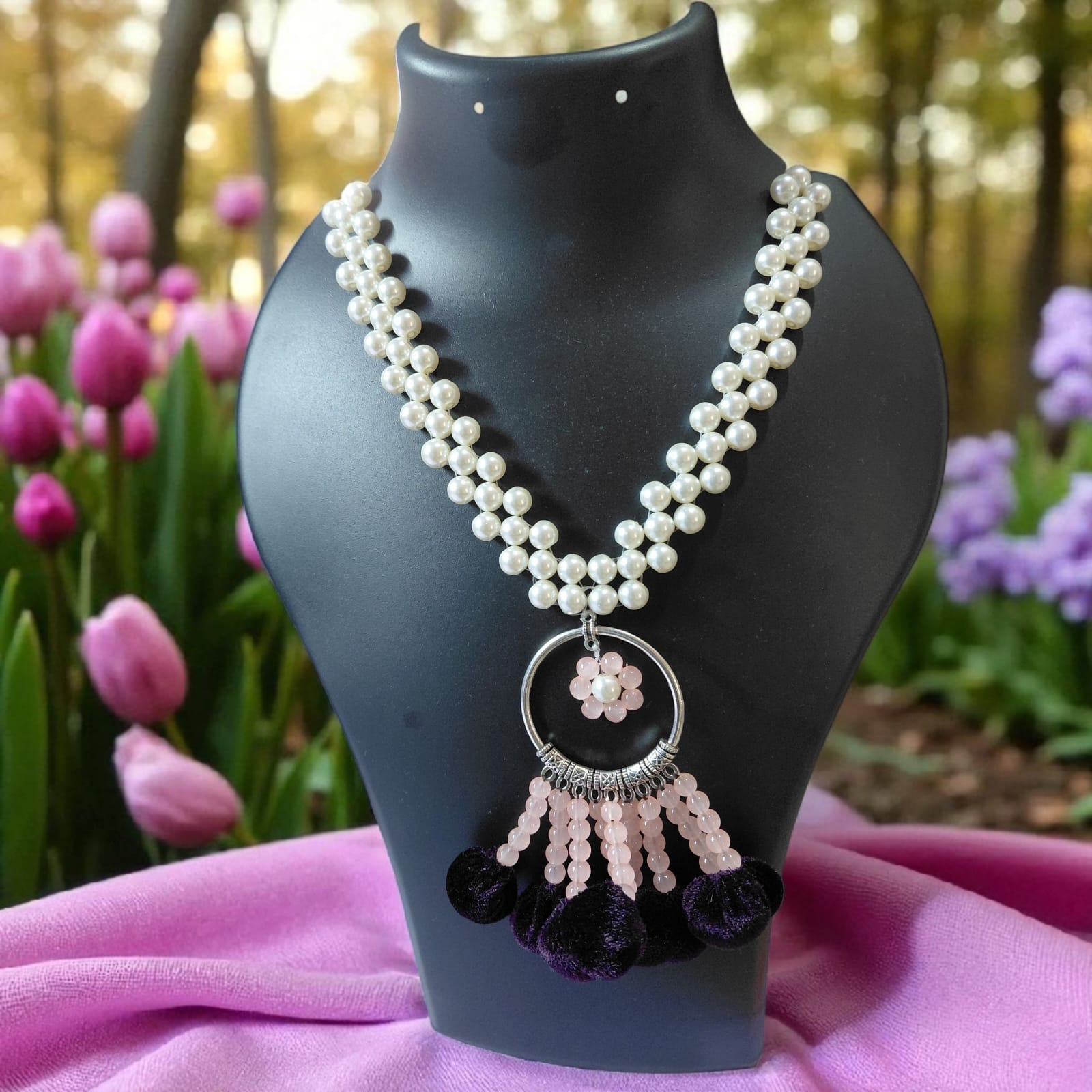 Elegant Pearl and Bead Necklace