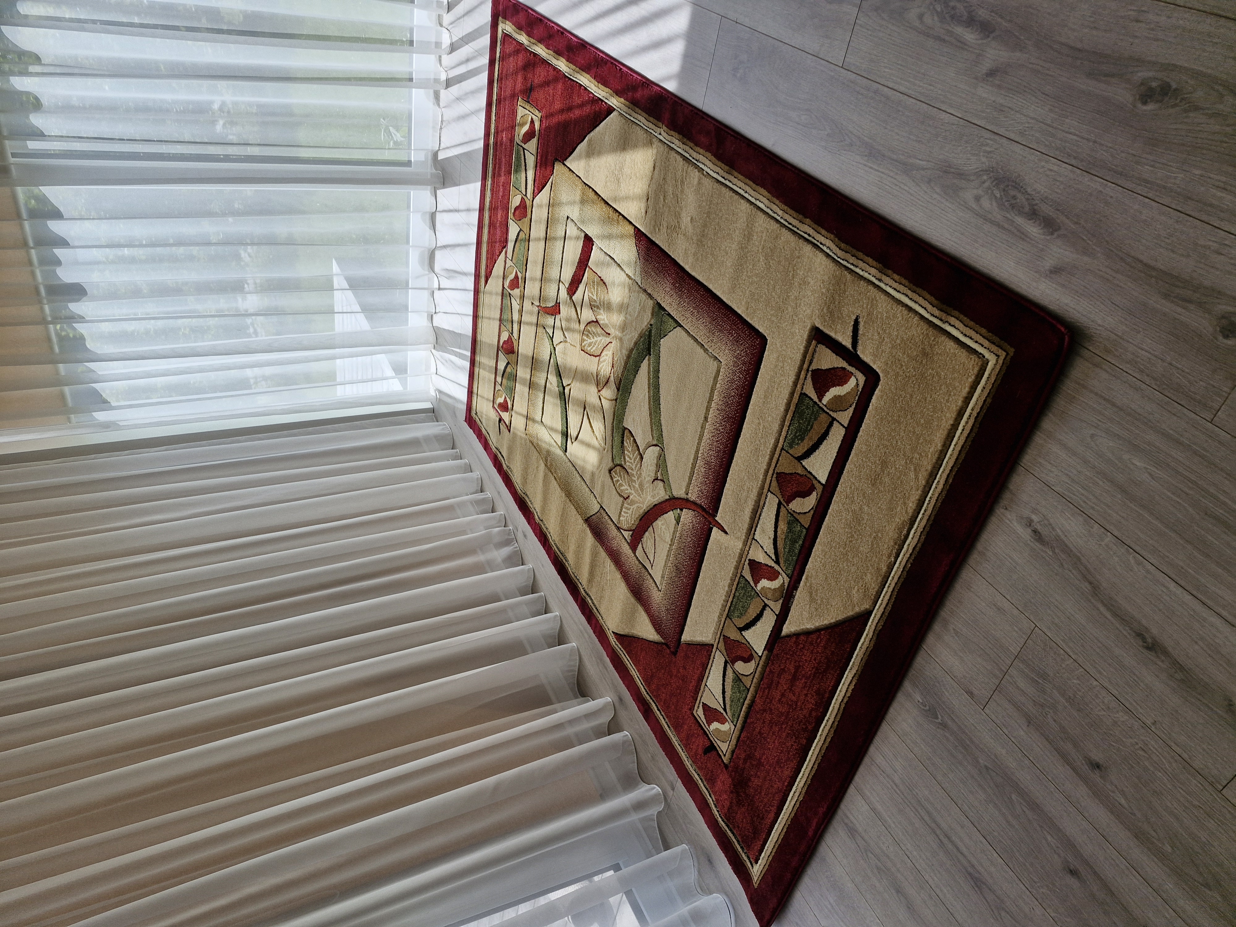 Klasikinis bordo kilimas "Gėlės"