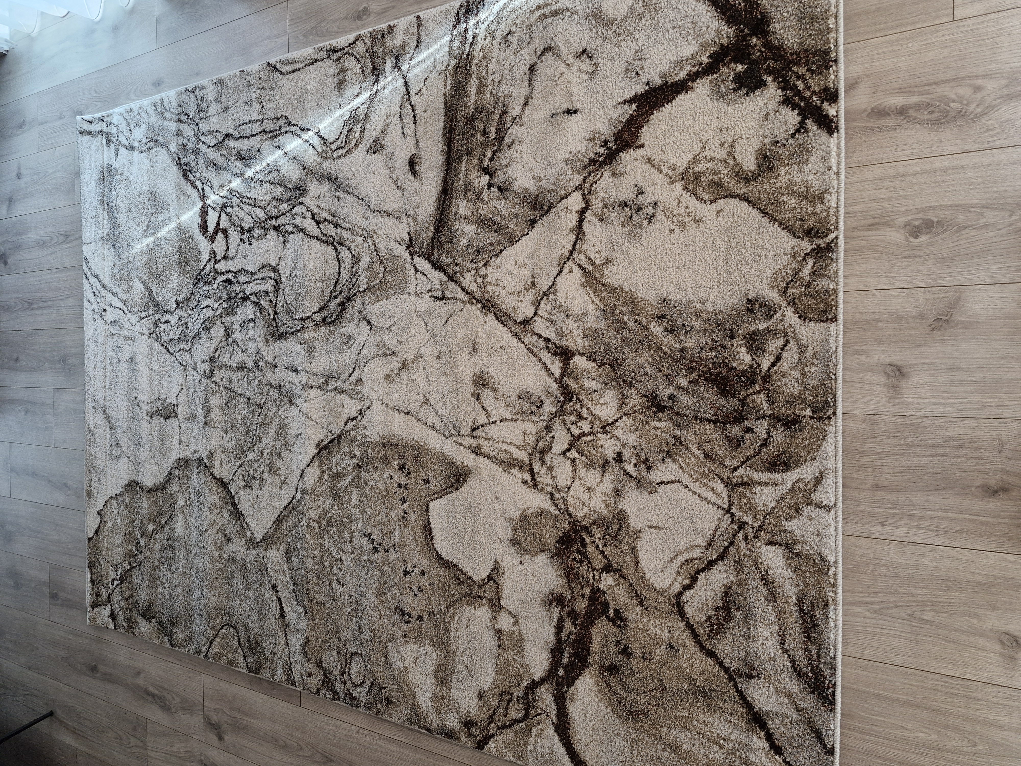 Kilimas "Nuostabus pilkas gamtos chaosas"