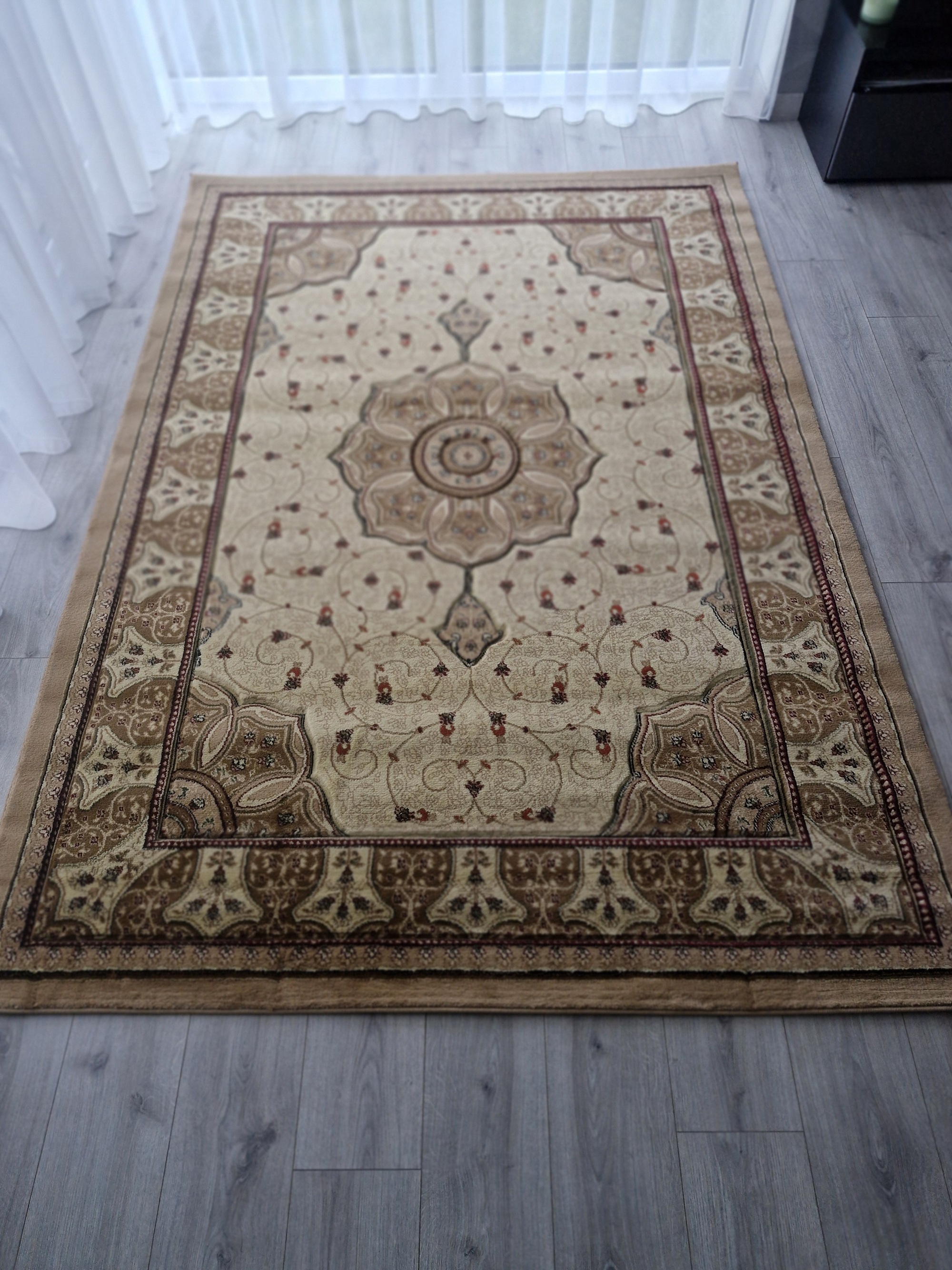 Klasika daugybę metų "Kreminė adora"