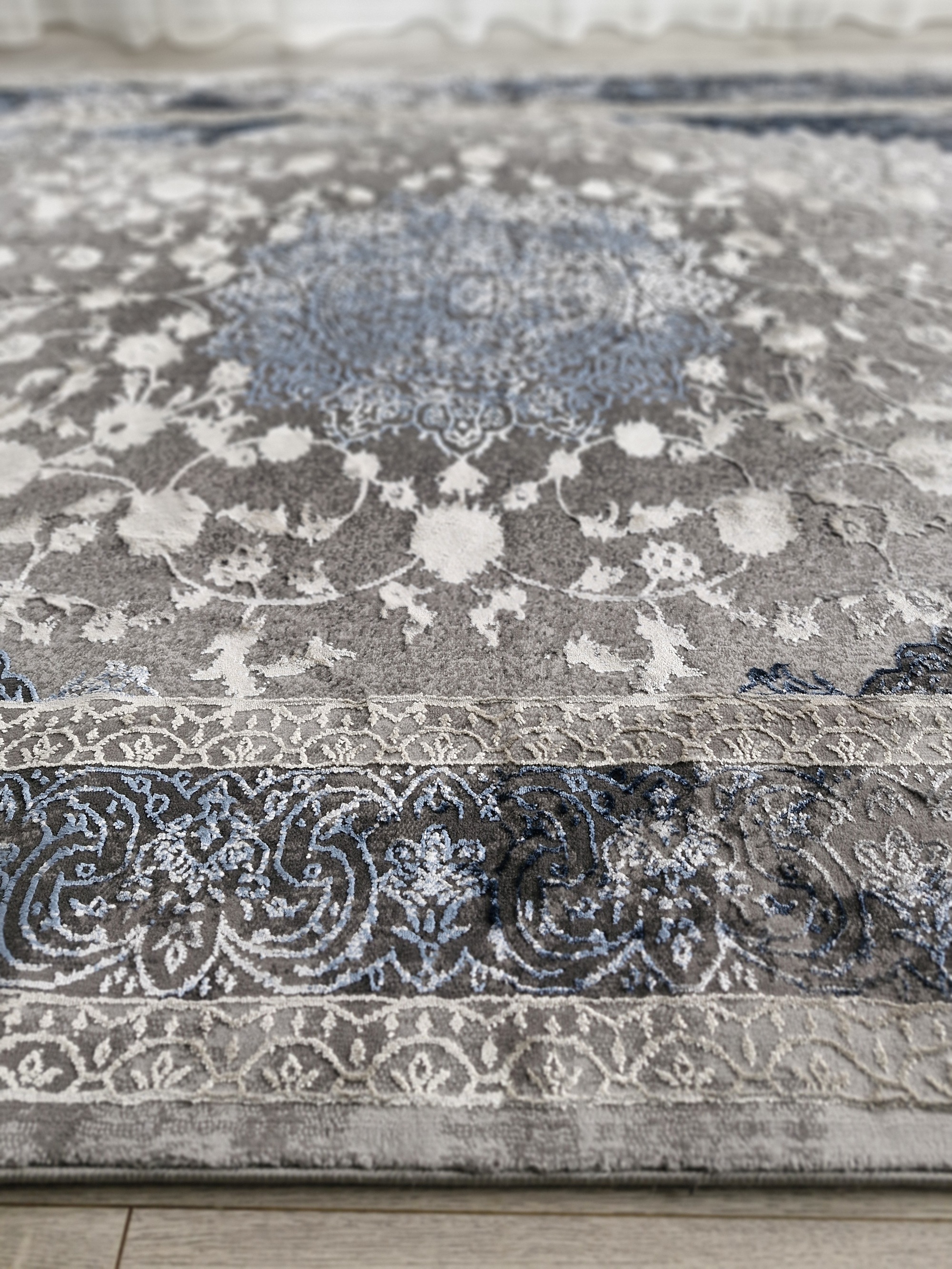 Kilimas "Melsvasis debesėlis"