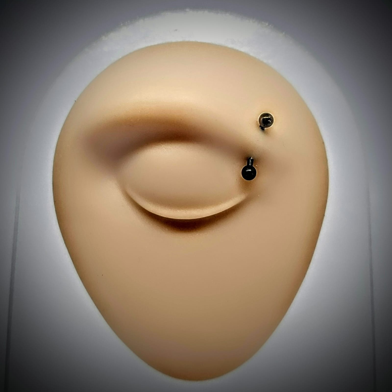 PERFURAÇÃO SOBRANCELHA