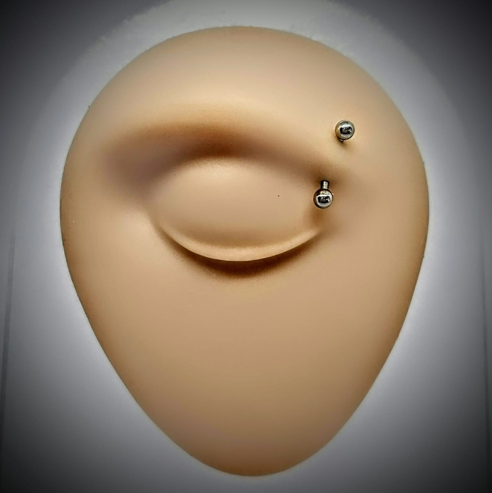 PERFURAÇÃO SOBRANCELHA