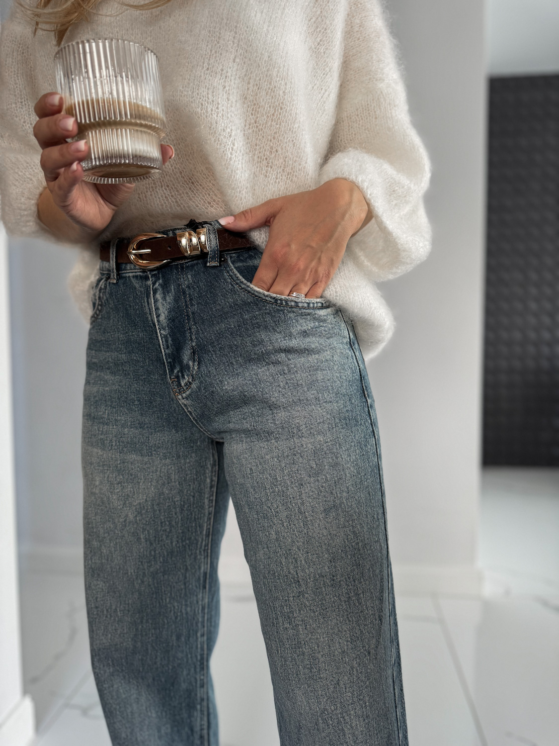 Tiesaus kirpimo džinsai “Less is more”