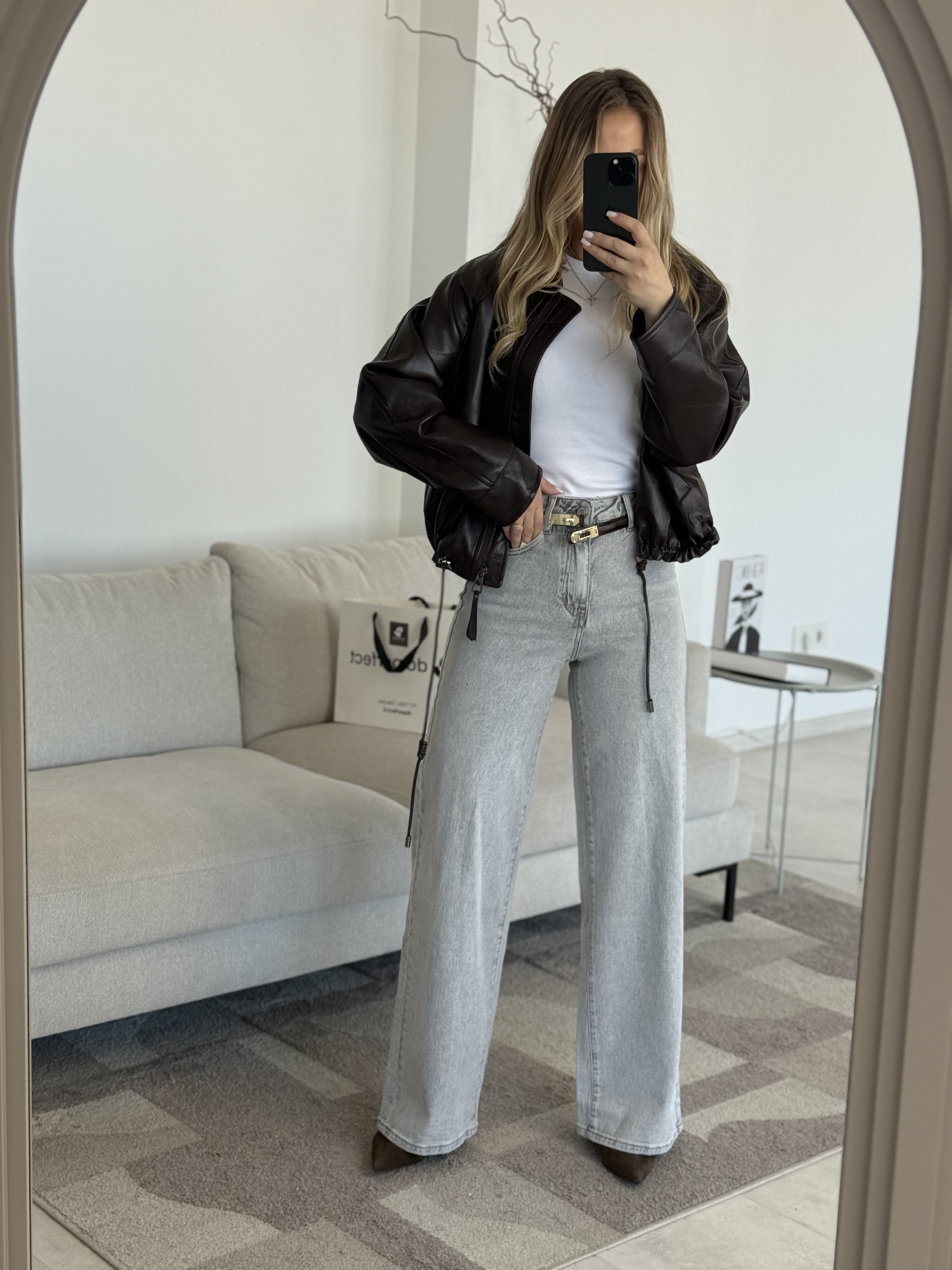 Tiesaus kirpimo šviesiai pilki džinsai | 246