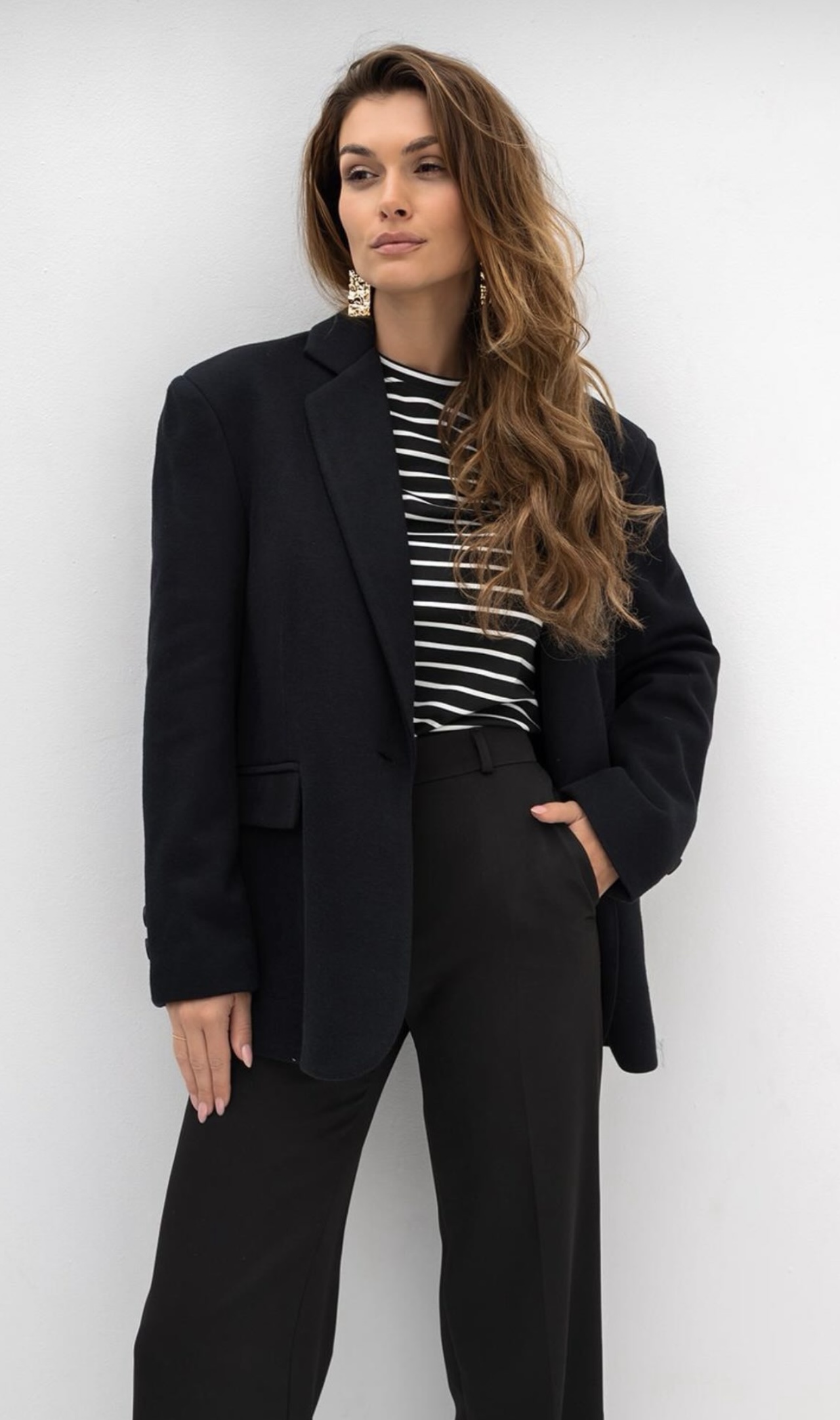 Moteriškas švarkas Black Confidence