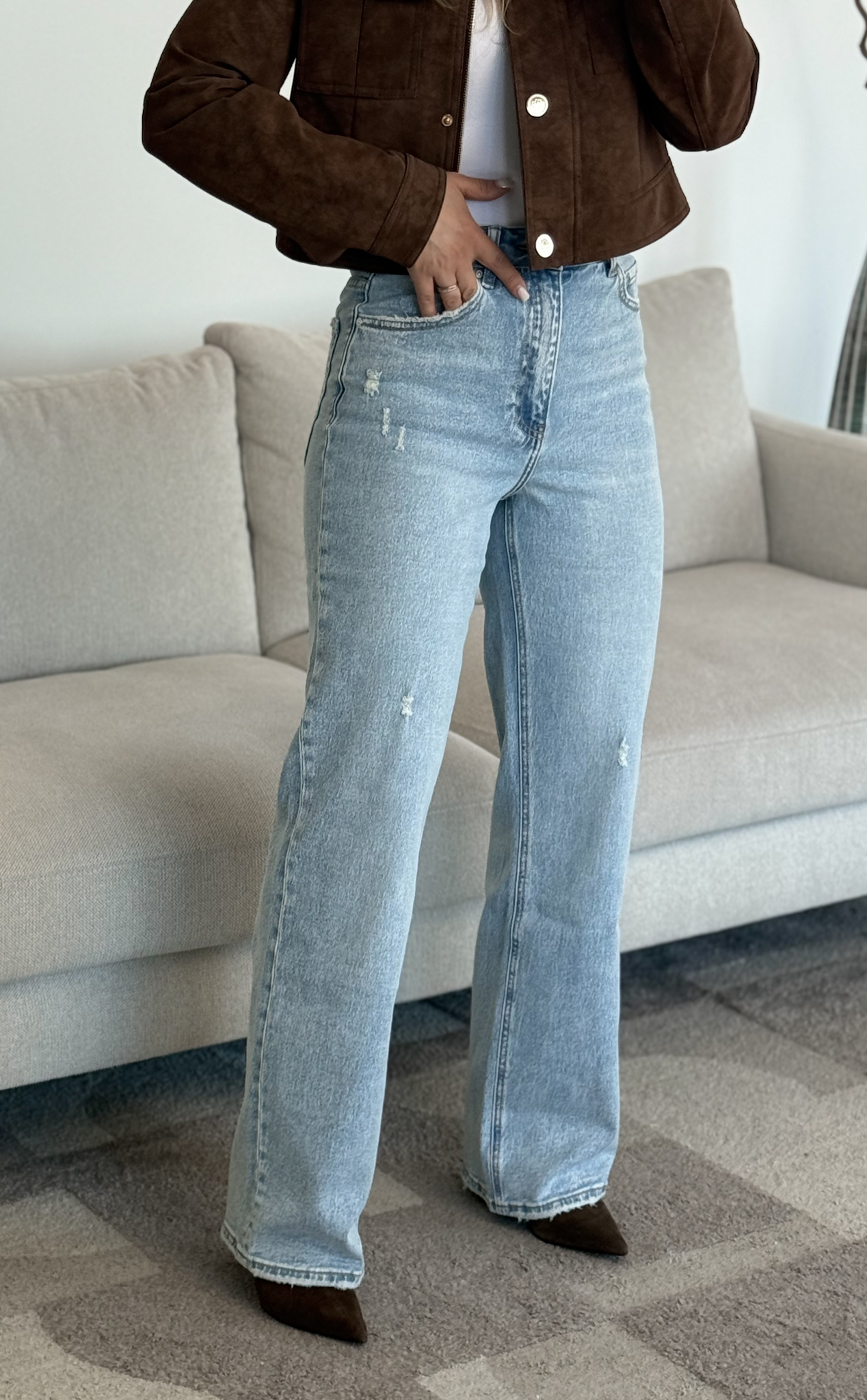 Tiesaus kirpimo džinsai aukštesniu liemeniu | 307