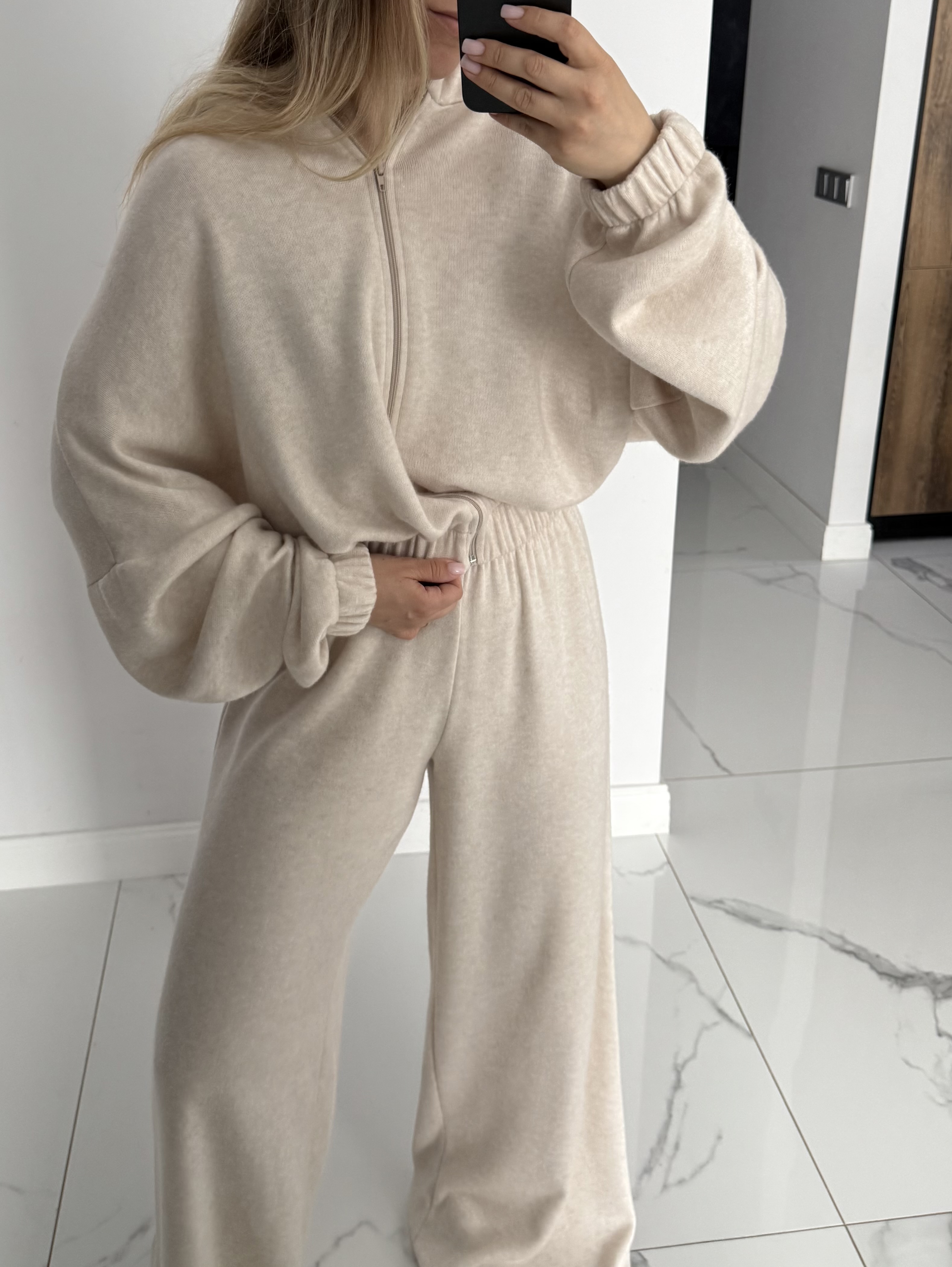 Megztas - minkštas kostiumėlis créme | 191