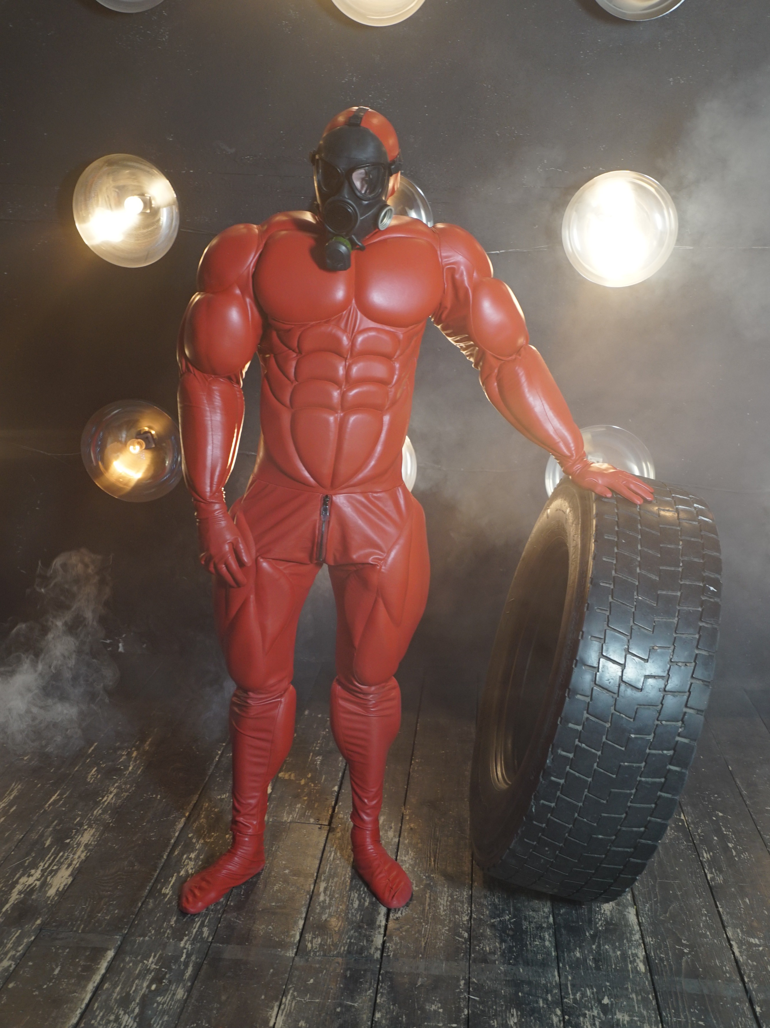 Big Muscle Suit - Red faux leather