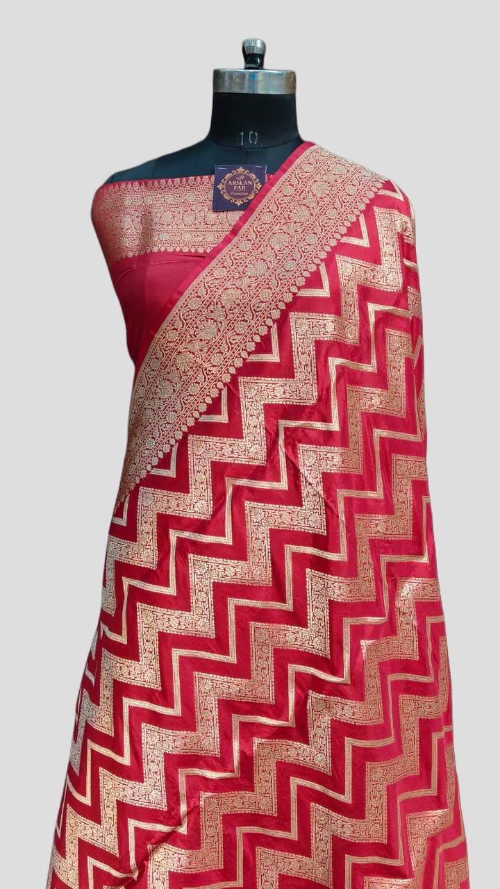 Red Colour Zig Zag Design Banarasi Wedding Saree Upada