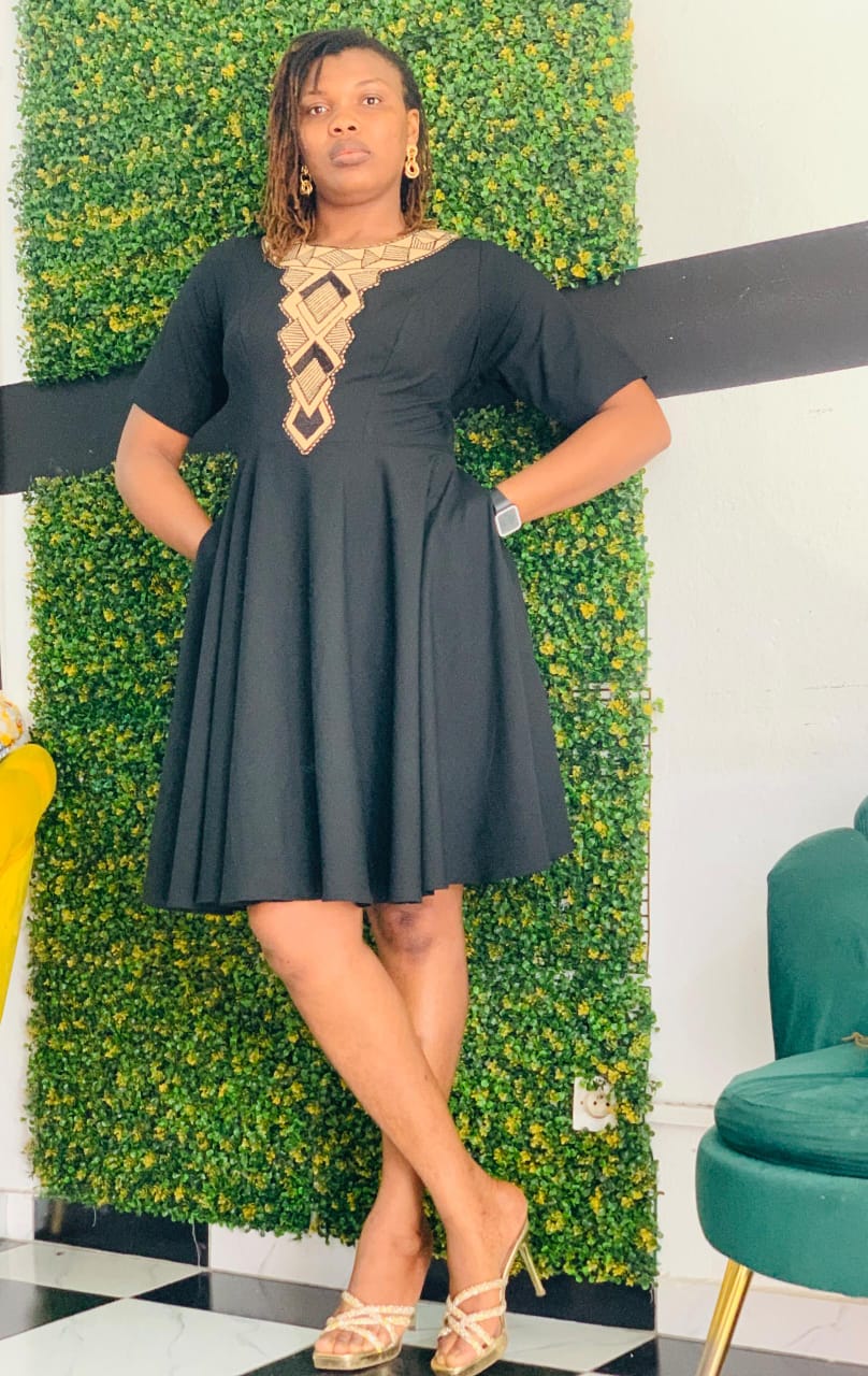 Robe noire élégante