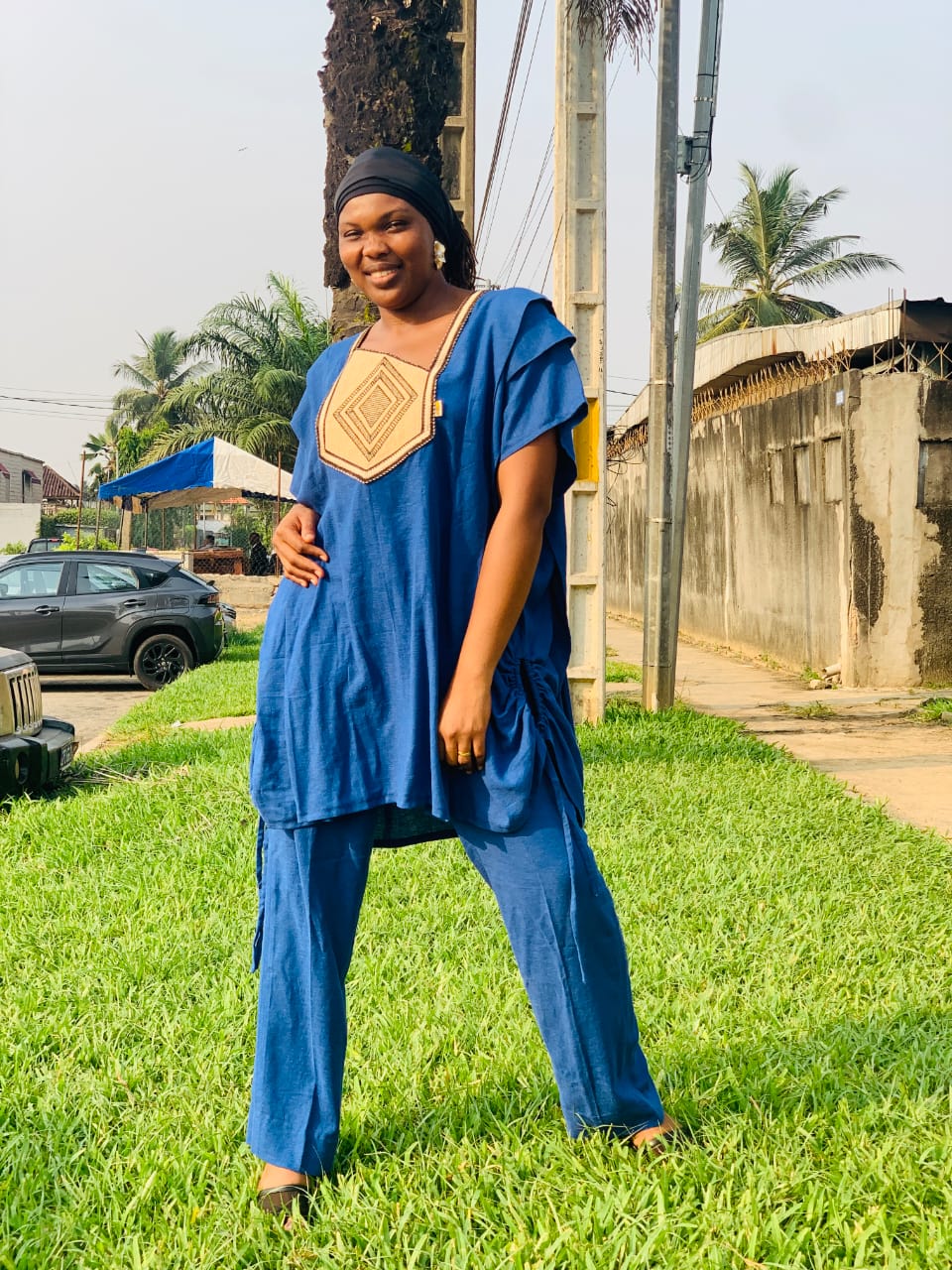 Tenue traditionnelle en tissu bleu