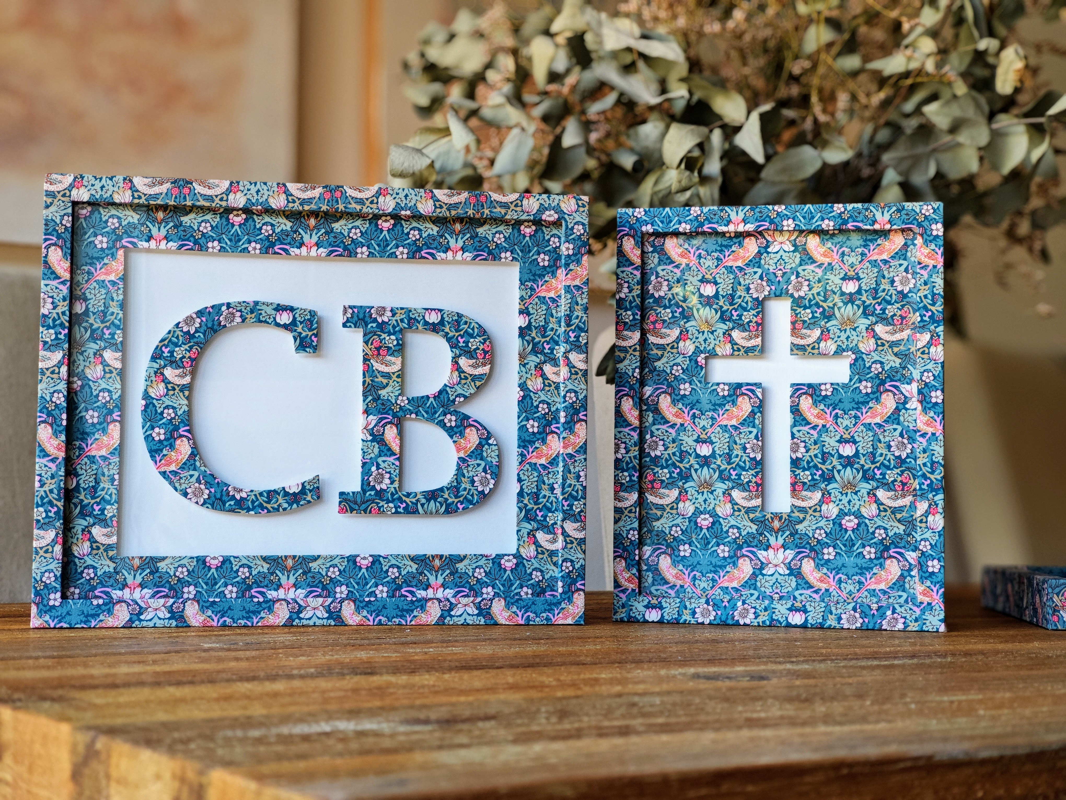 William Morris - Iniciales Familiares Entelada