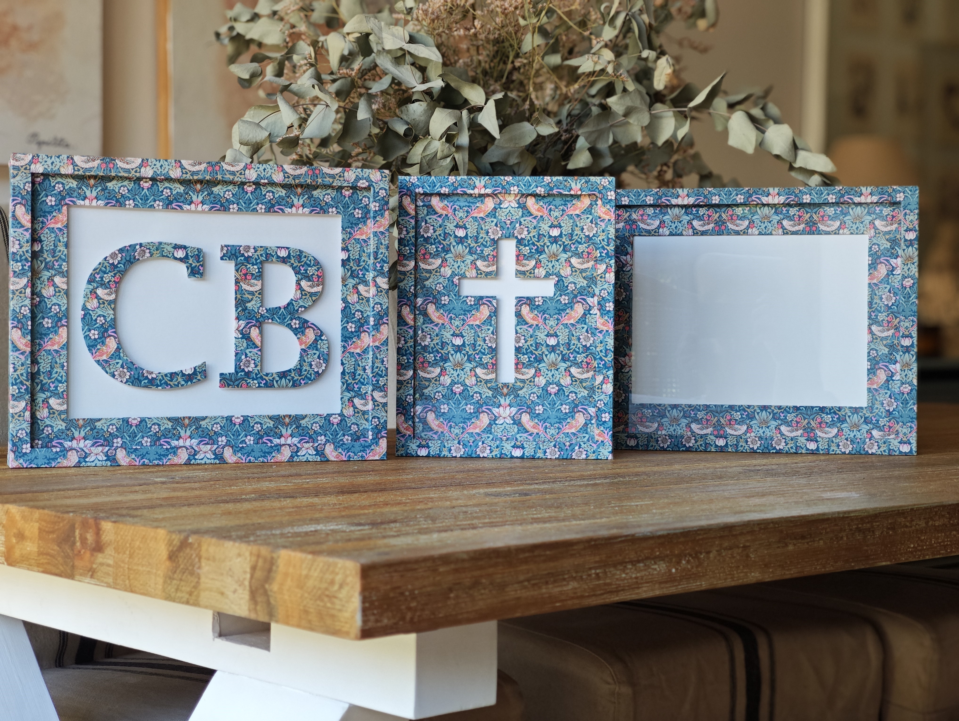 William Morris - Iniciales Familiares Entelada