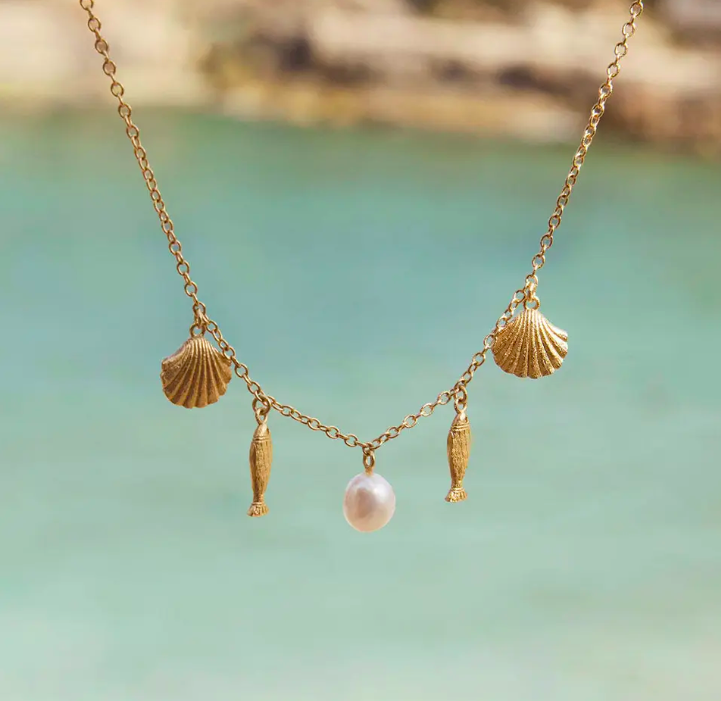 Seashells, Poissons and Pearls Charm Necklace