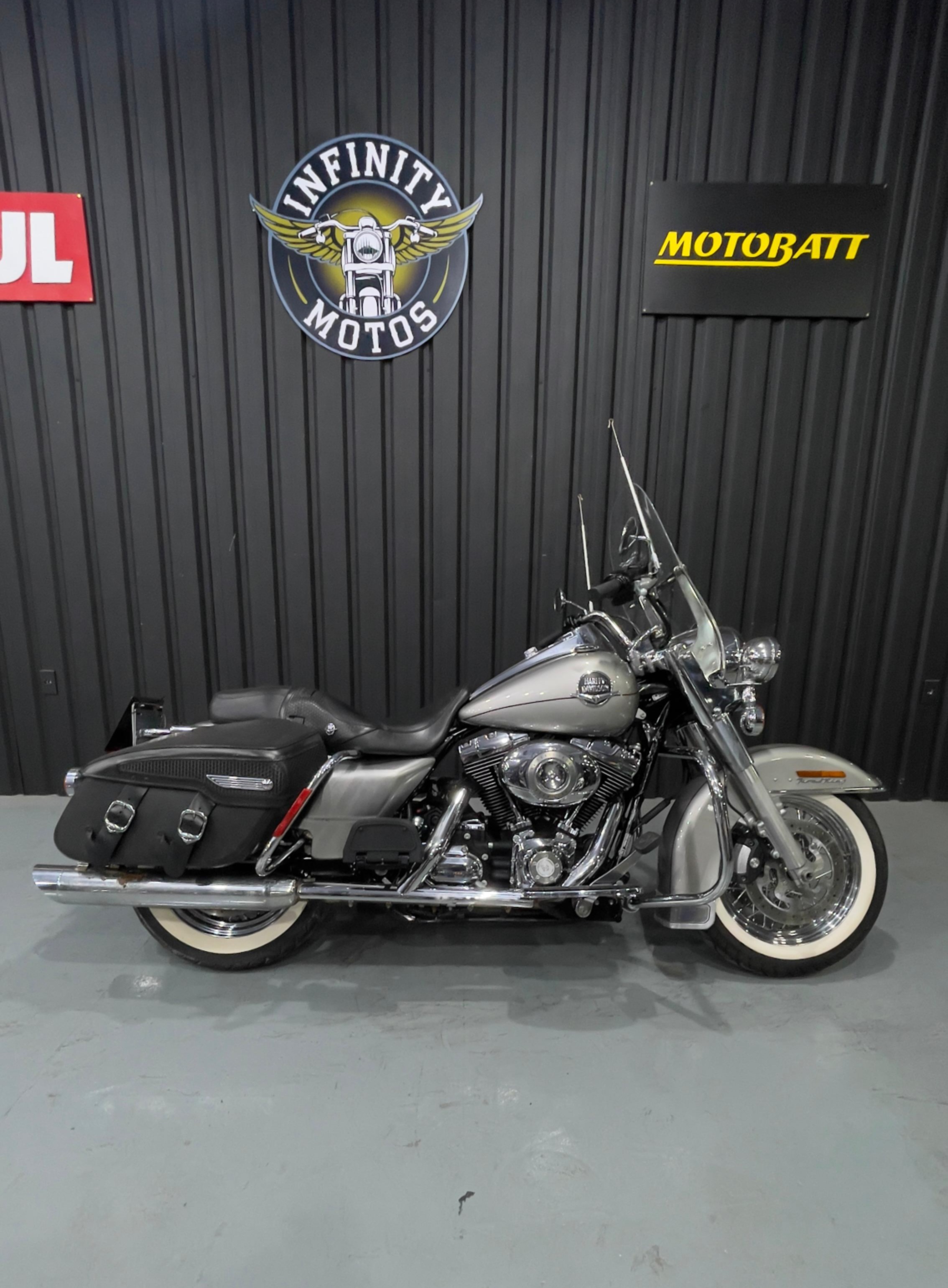 HARLEY-DAVIDSON ROAD KING 2008