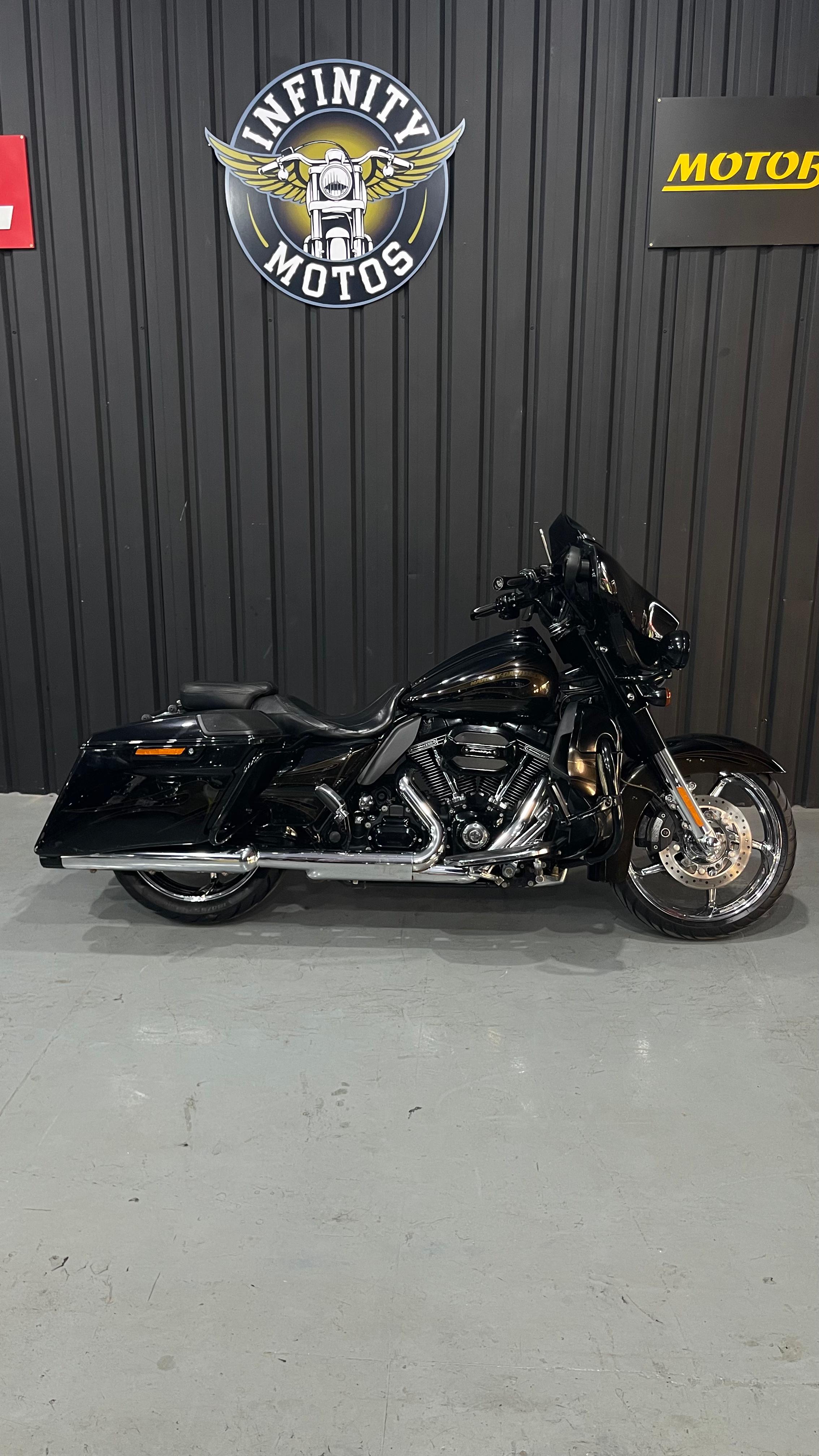 HARLEY-DAVIDSON CVO STREET GLIDE 2015/2015 