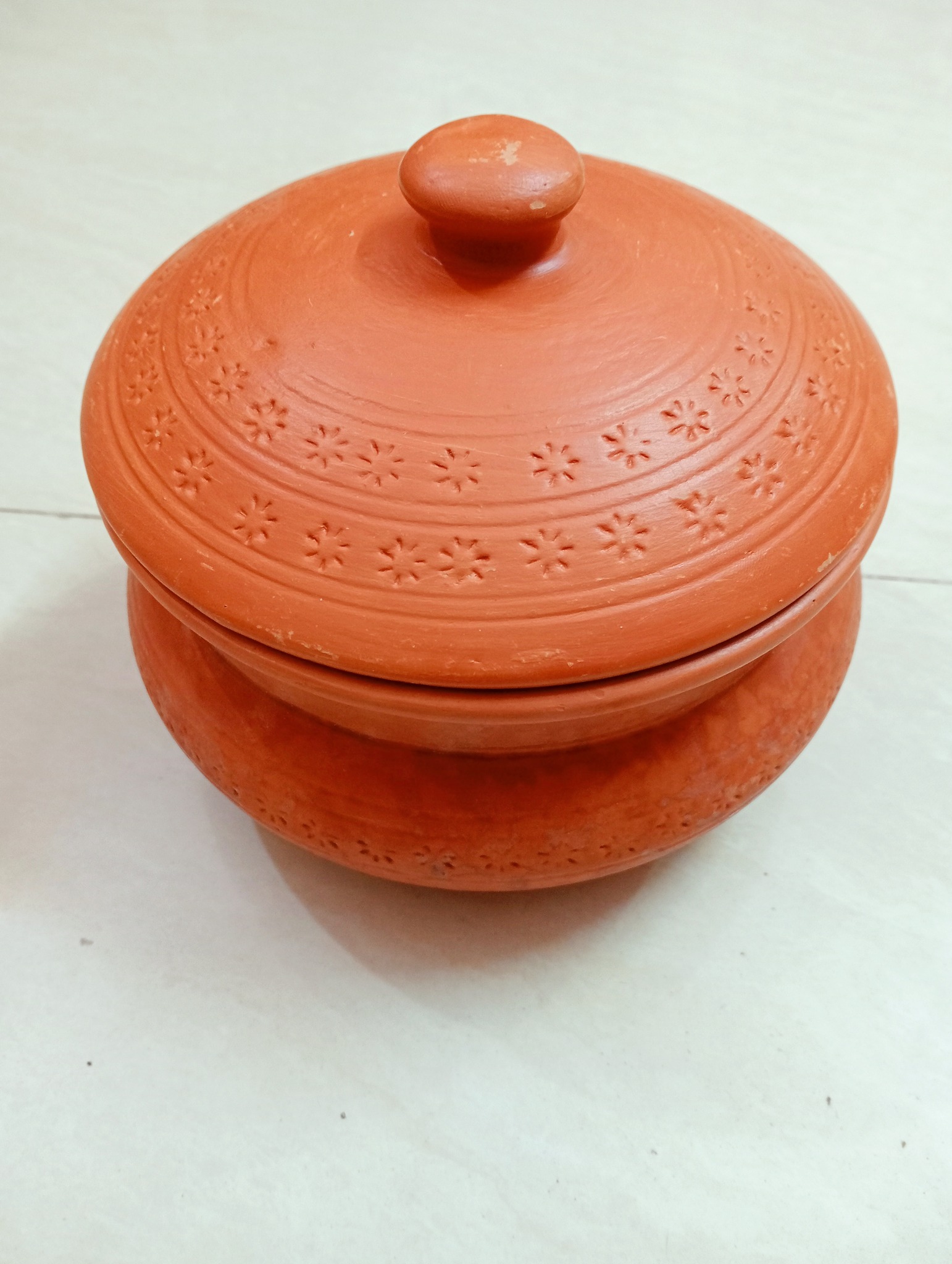 Clay Pot with Lid | ঢাকনাসহ মাটির পট