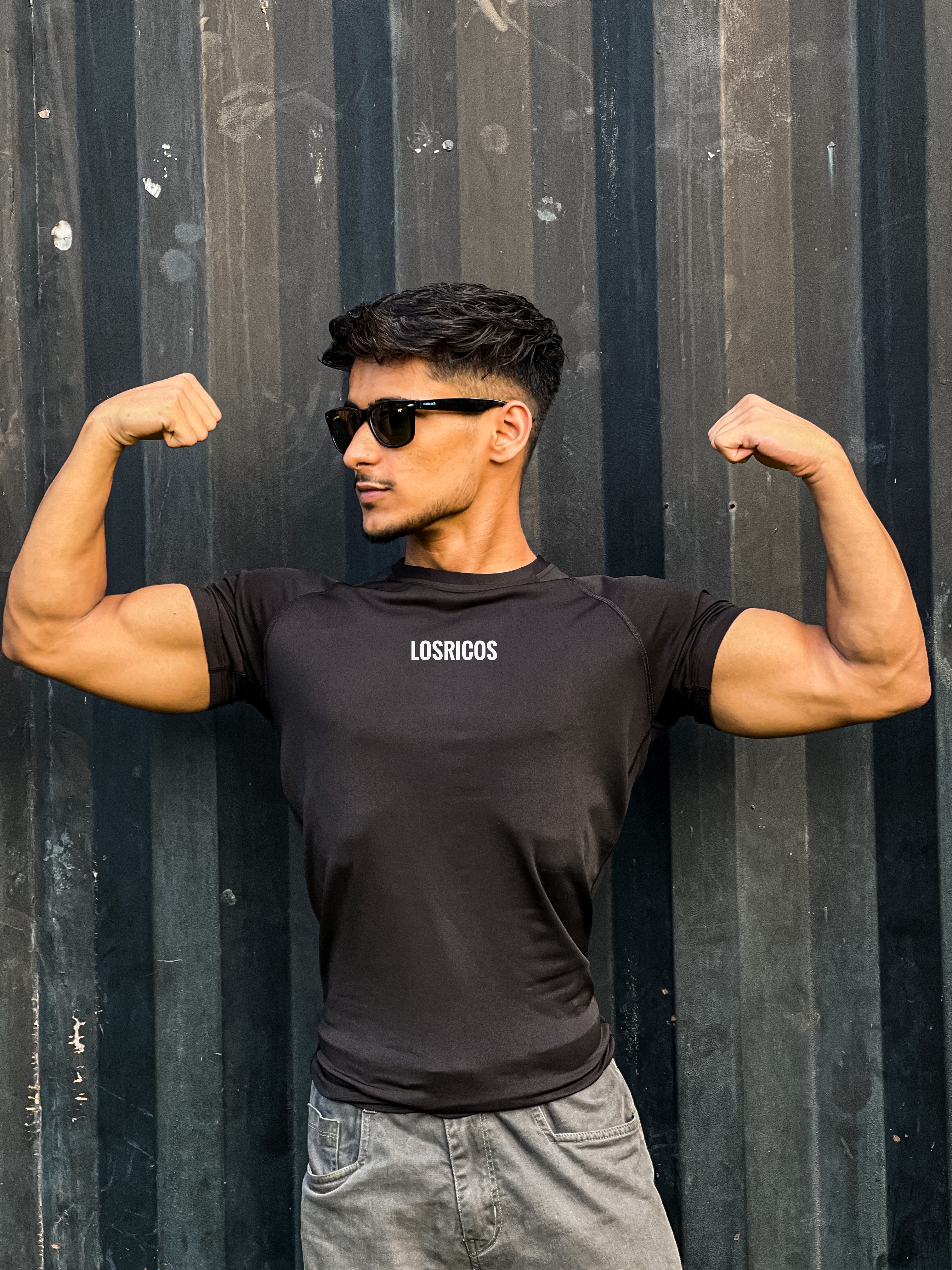 COMPRESSION TSHIRT (HALF SLEEVES)