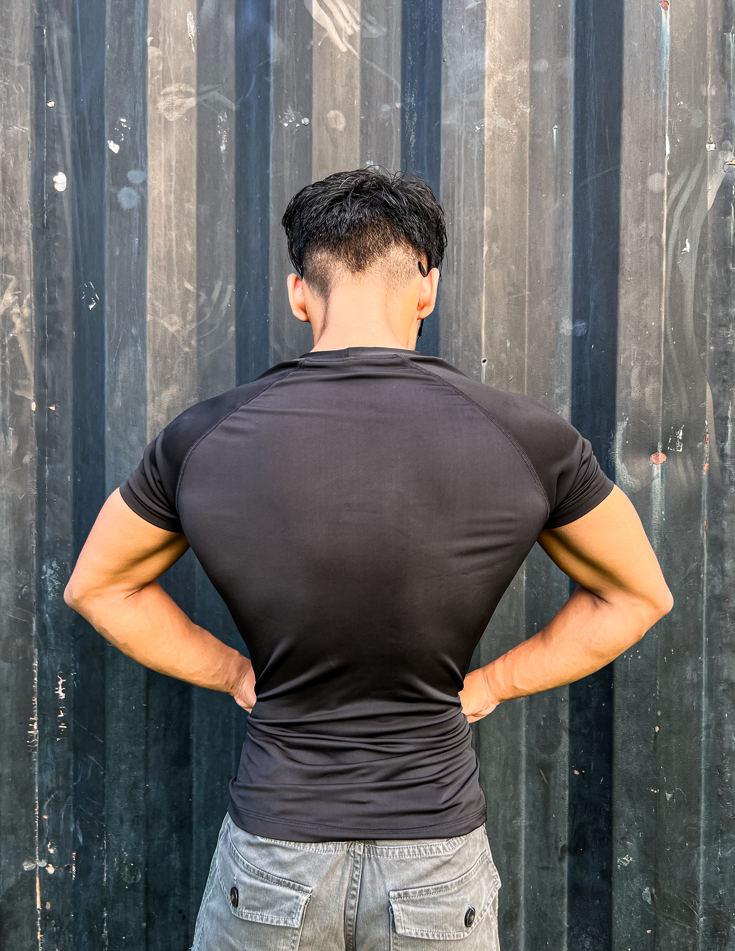 COMPRESSION TSHIRT (HALF SLEEVES)