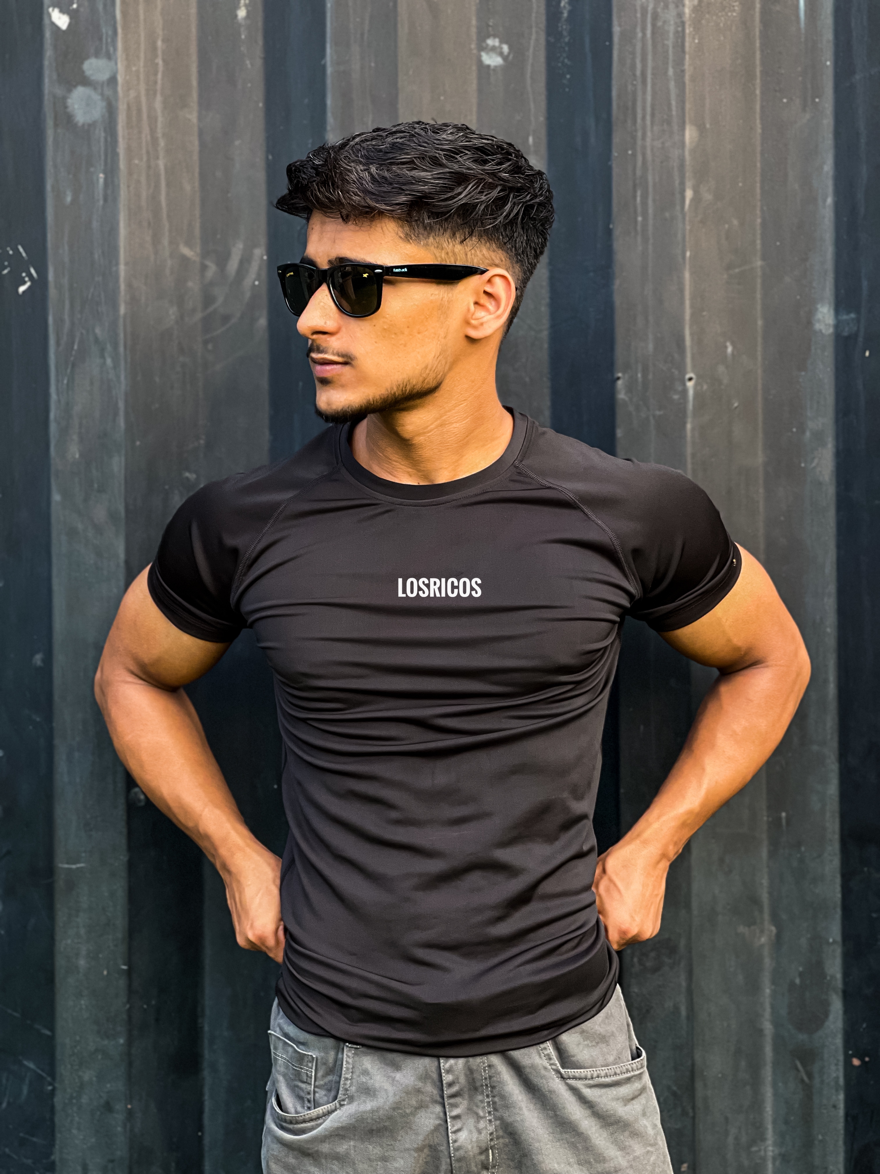 COMPRESSION TSHIRT (HALF SLEEVES)