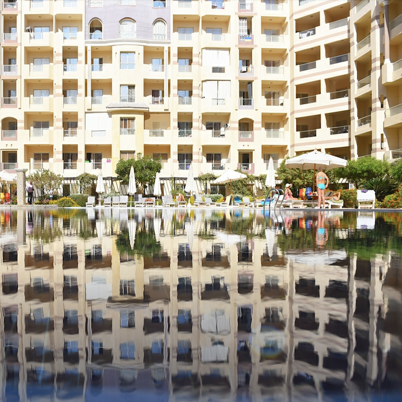 Luxury Apartment with Pool View