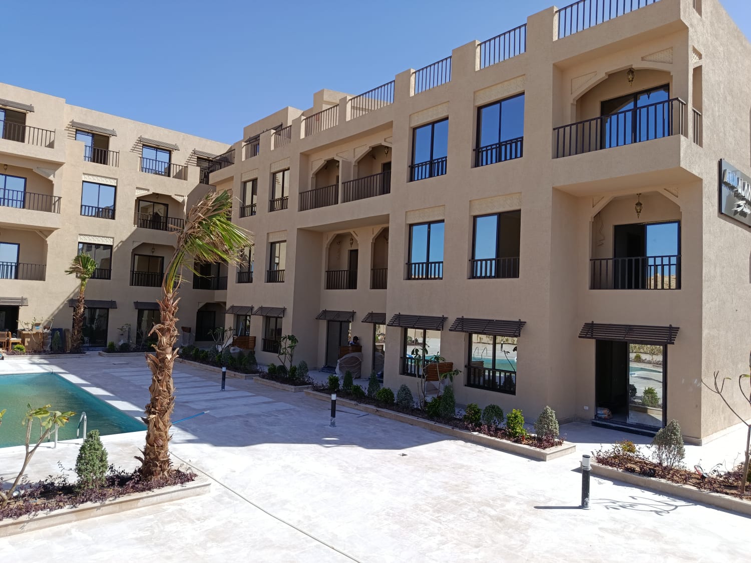 Luxury Almaza Suites: Studio with large balcony