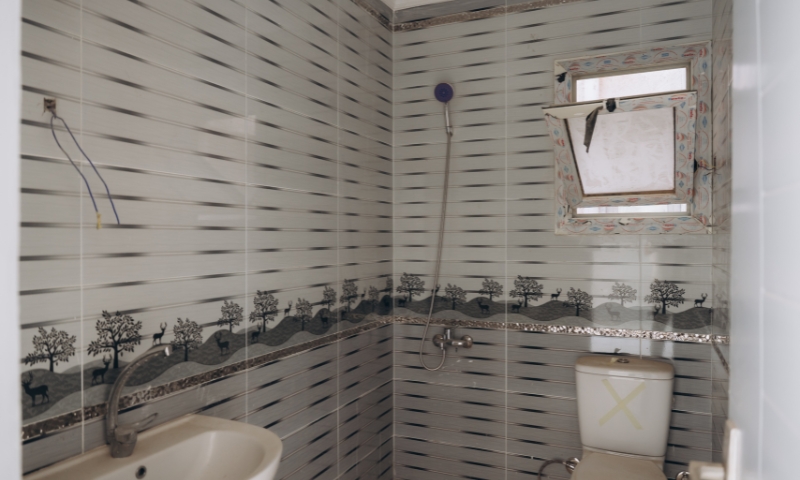 Spacious 2-Bedroom Apartment with Pool View