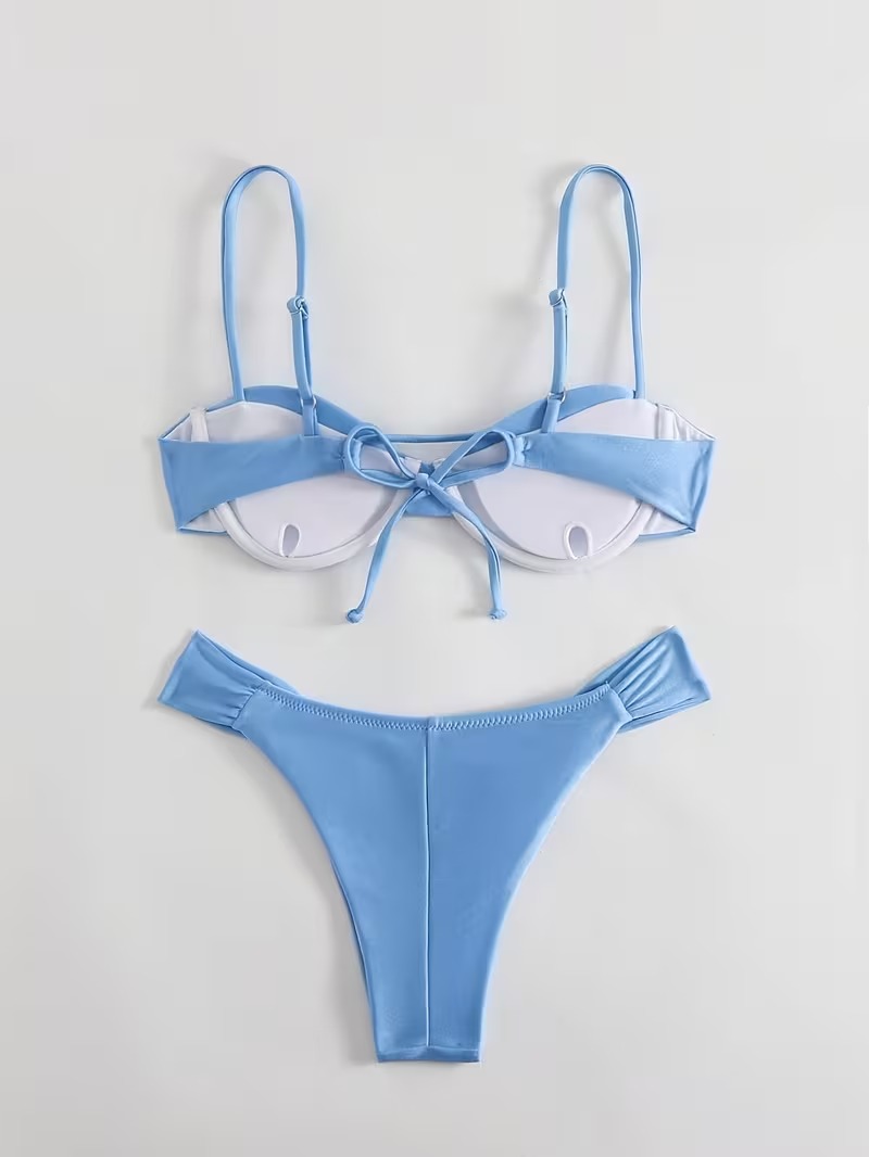 Bikini azul claro
