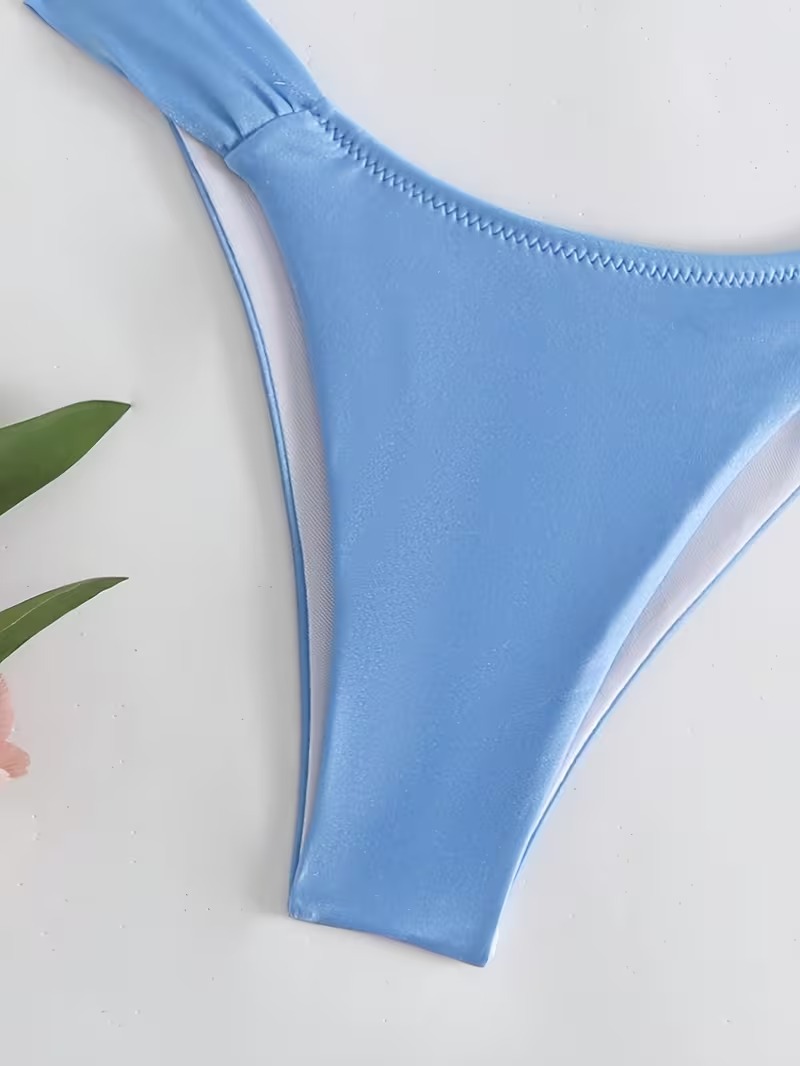 Bikini azul claro