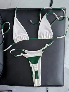 Bikini de rayas verdes y blancas