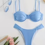 Bikini azul claro